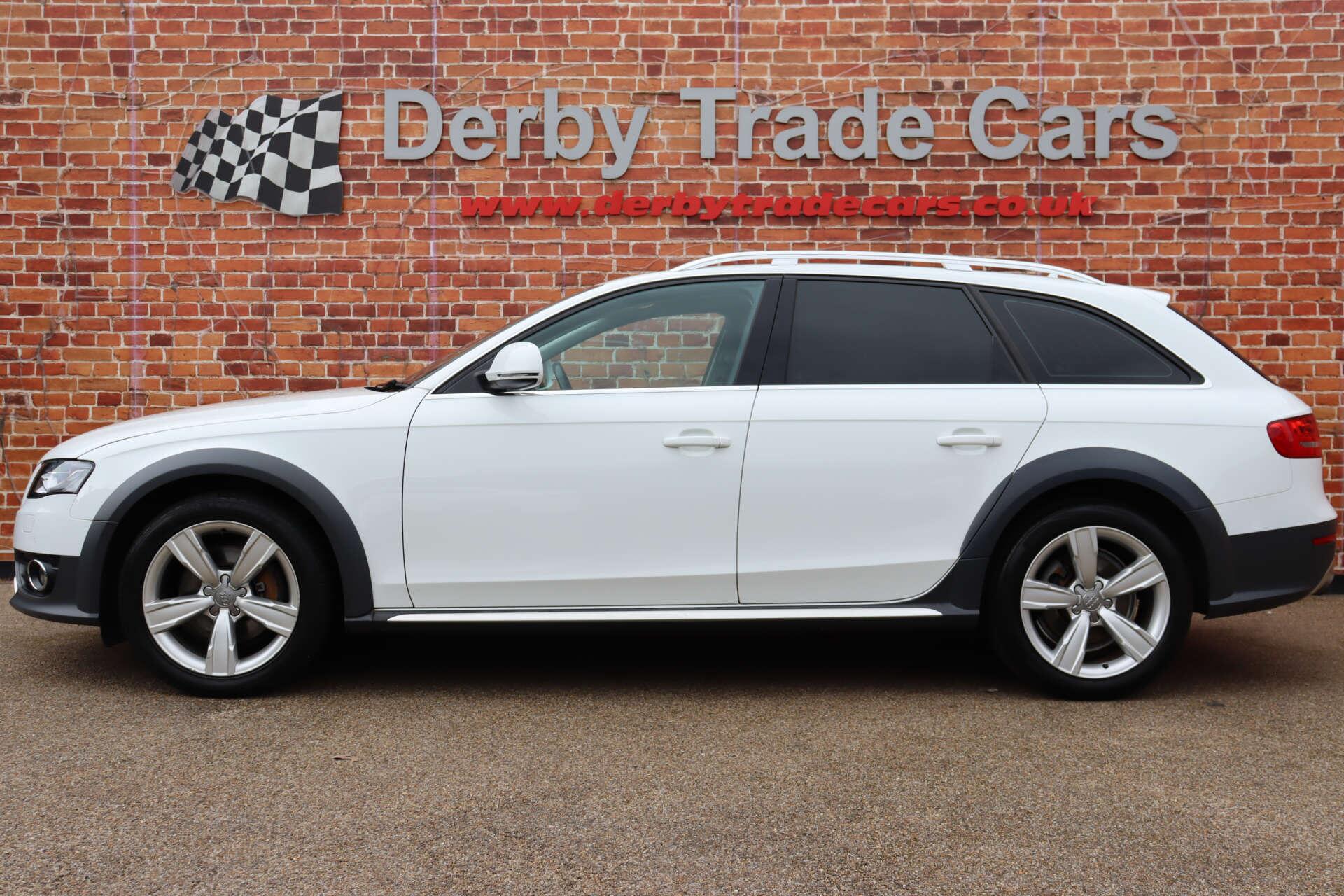 Audi A4 Allroad view 2