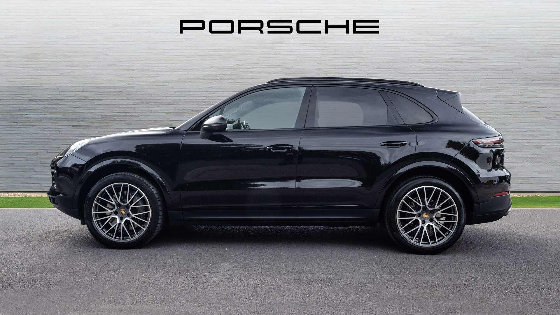 Porsche Cayenne view 8