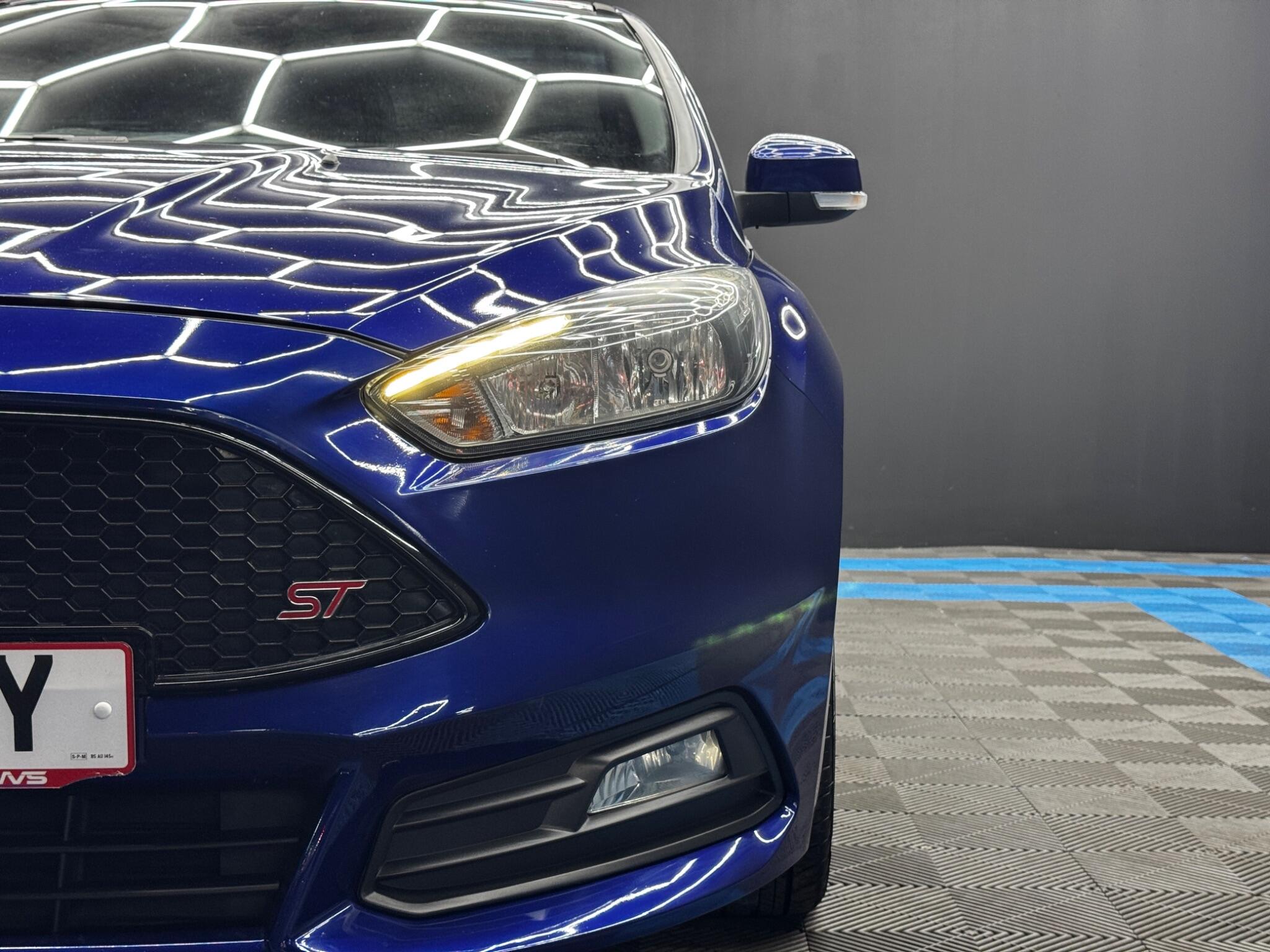 Ford Focus view 42