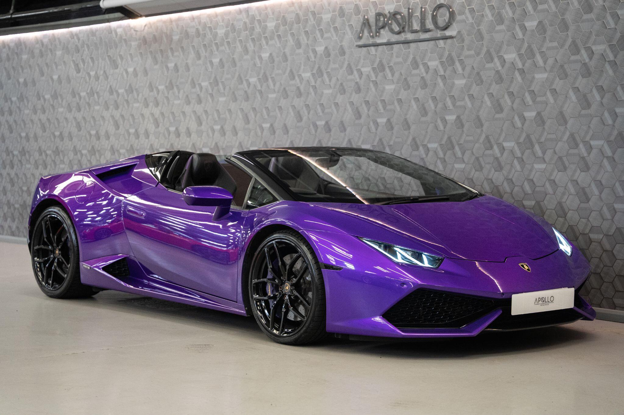 Lamborghini Huracan view 5