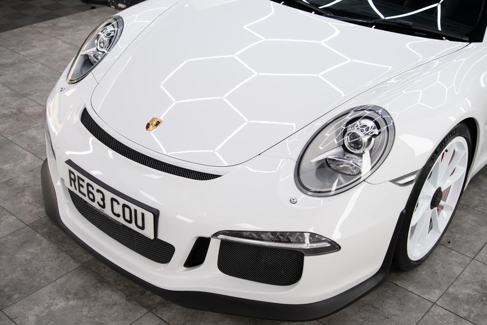 Porsche 911 view 26