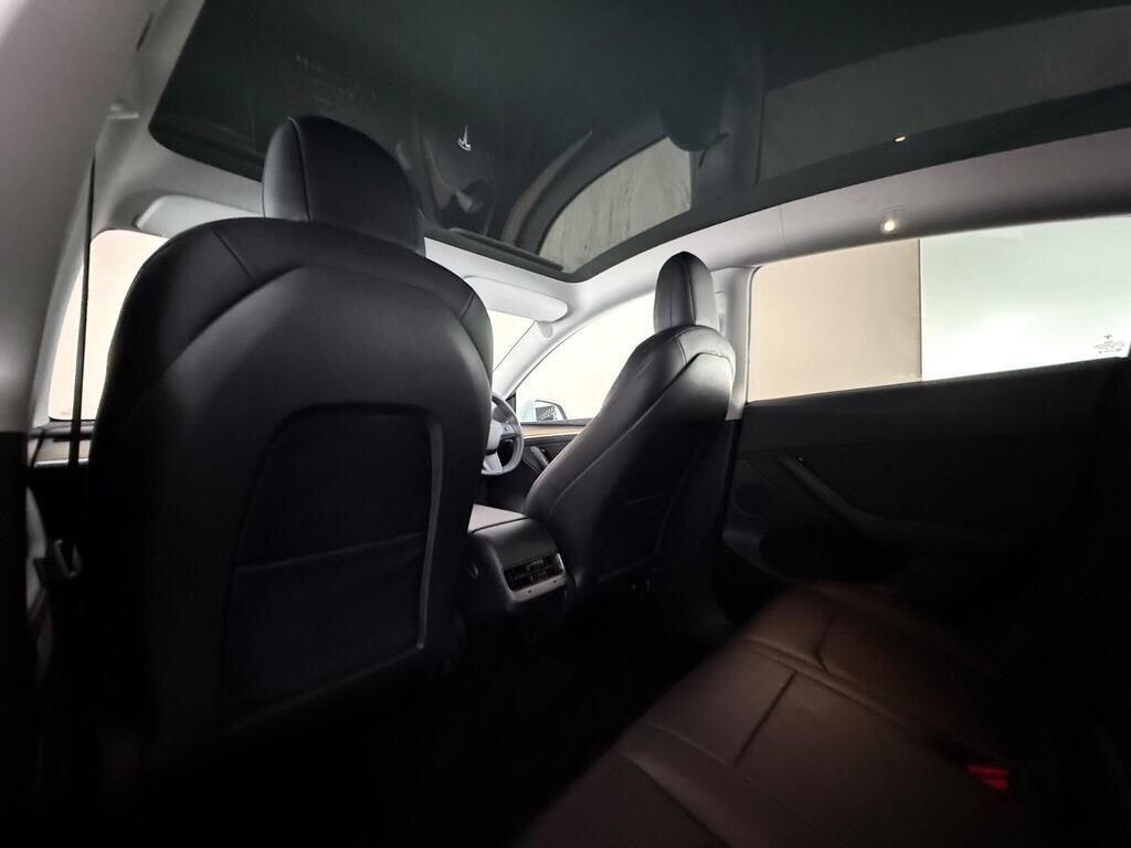 Tesla Model Y view 35