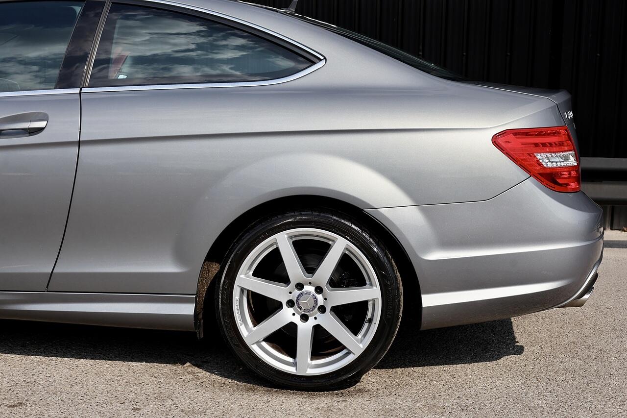 Mercedes-Benz C Class view 34