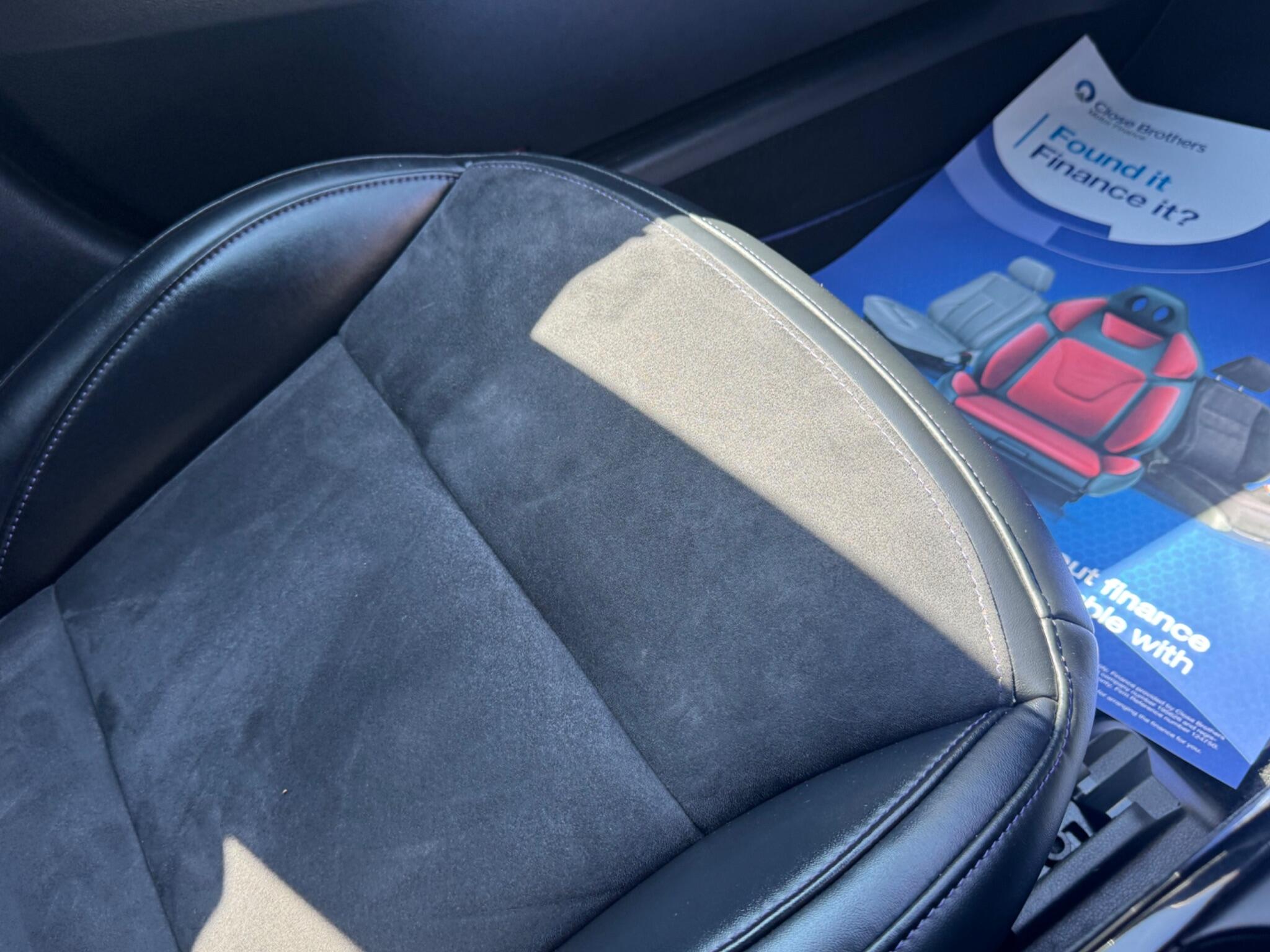 Infiniti Q30 view 29