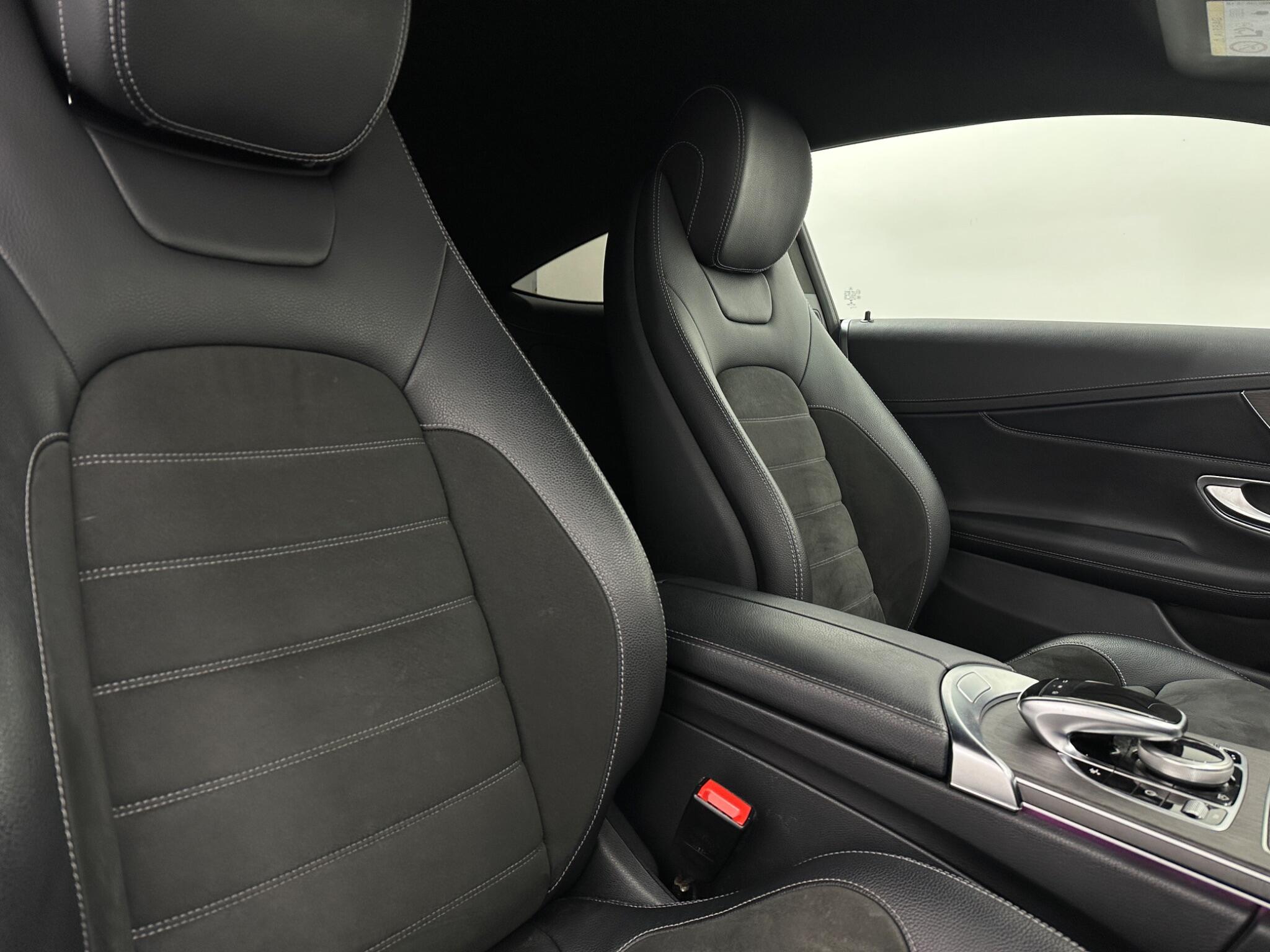 Mercedes-Benz C-Class view 33