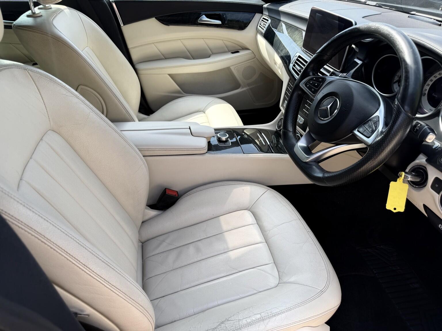 Mercedes-Benz CLS view 14