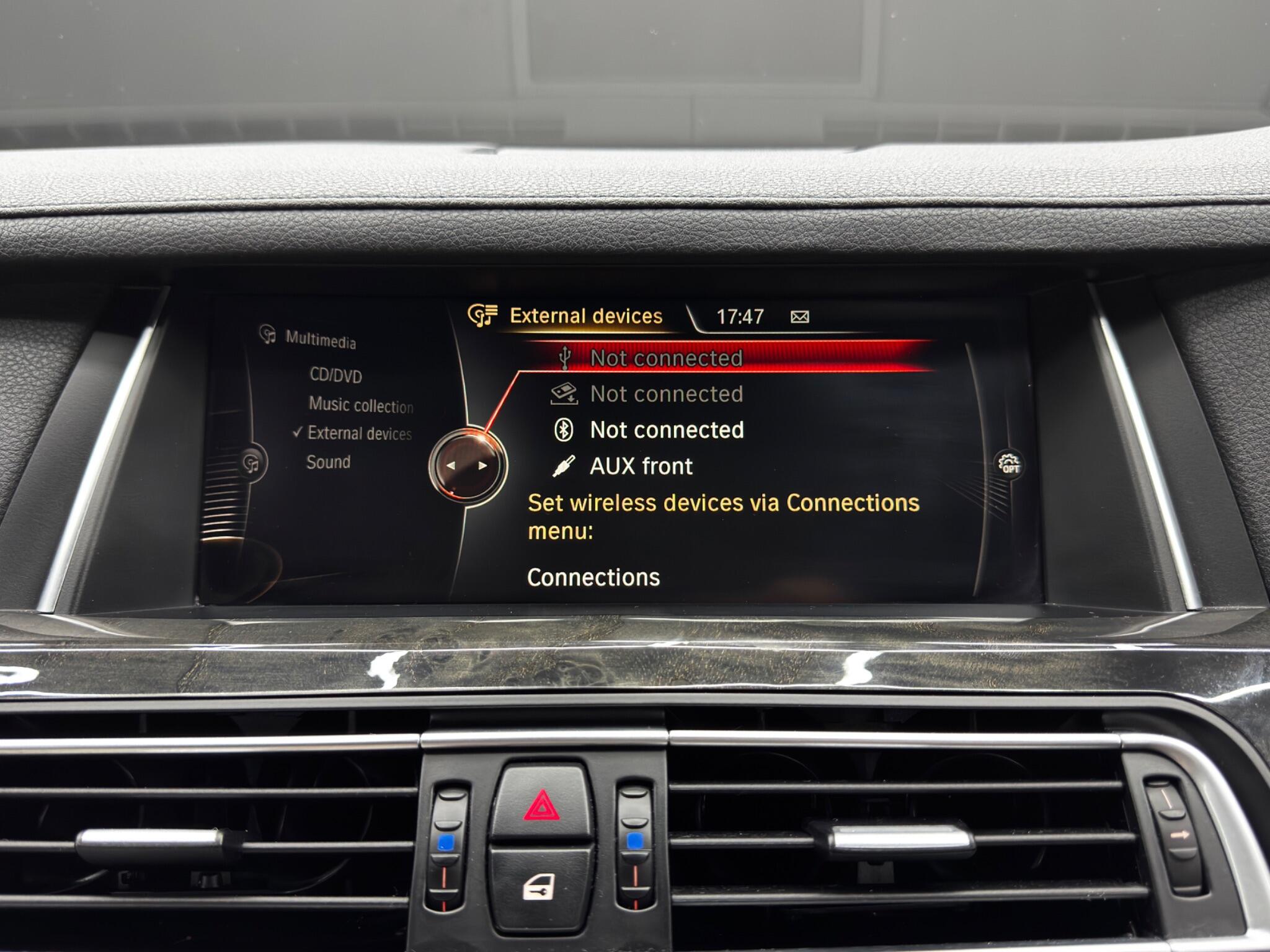 BMW 7 Series view 32