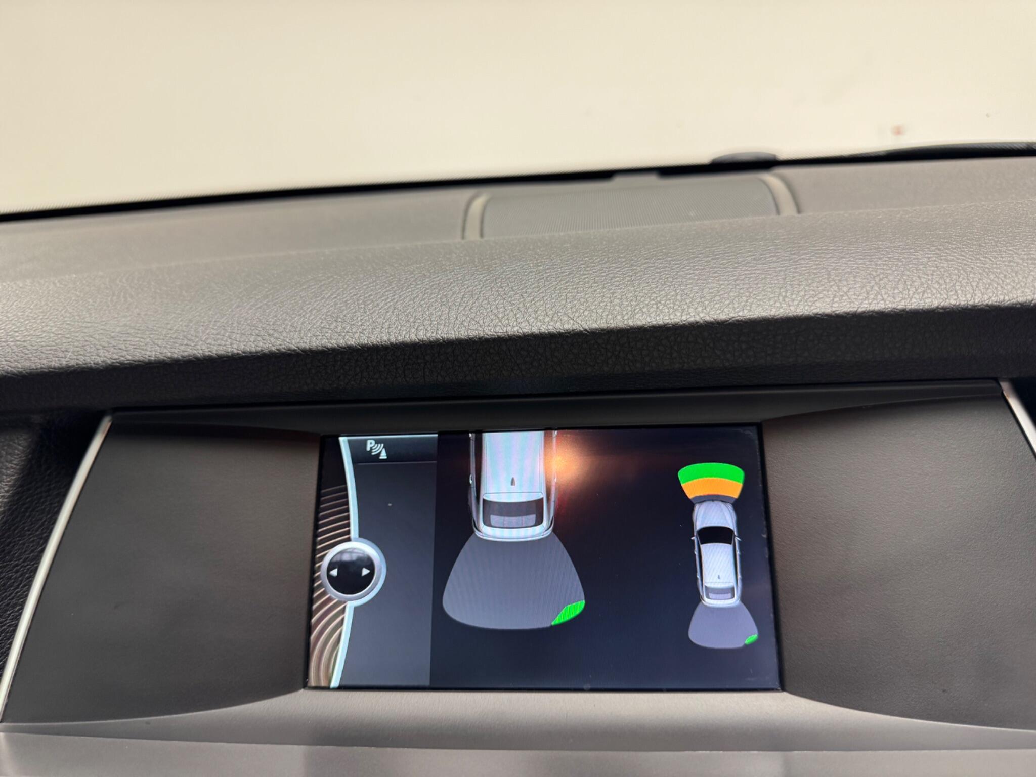 BMW 5 Series view 17