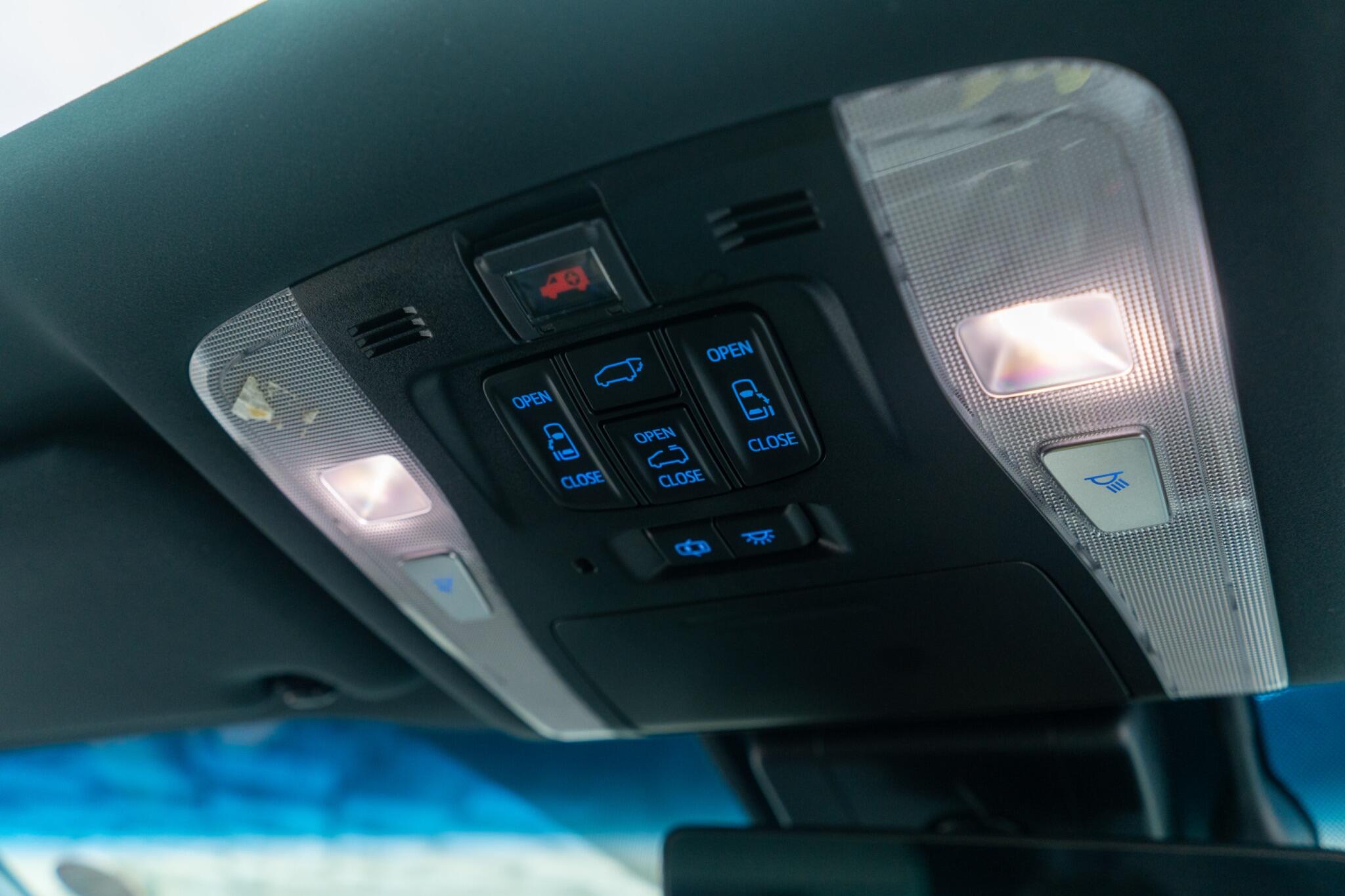Toyota Alphard view 23