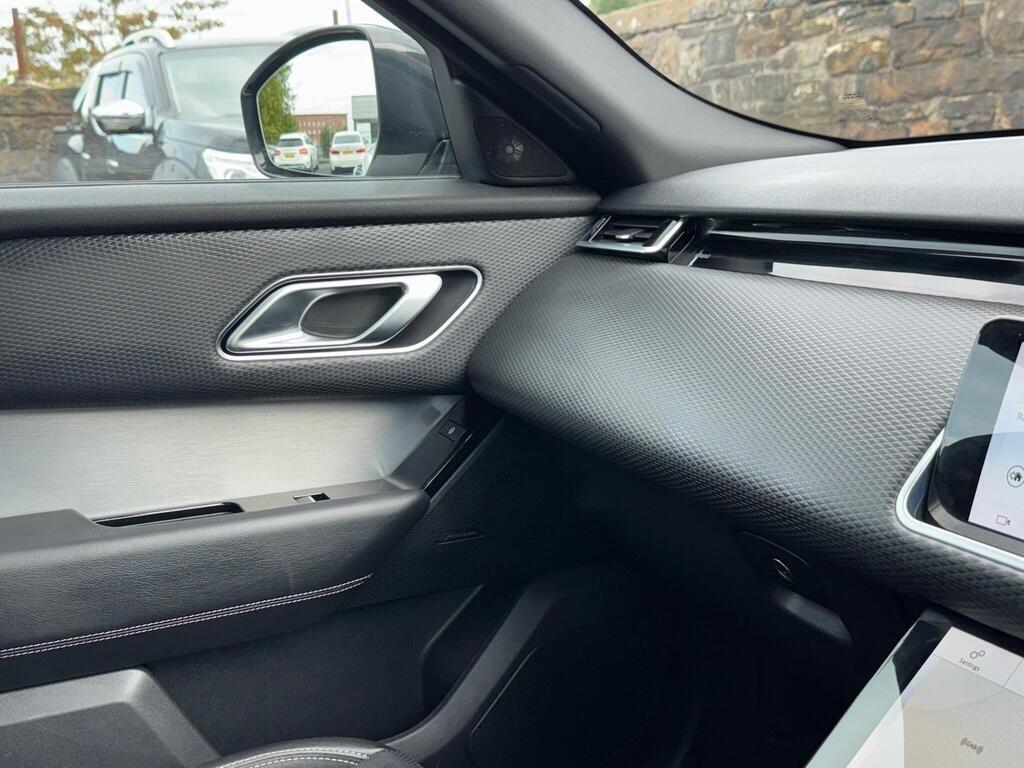 Land Rover Range Rover Velar view 52