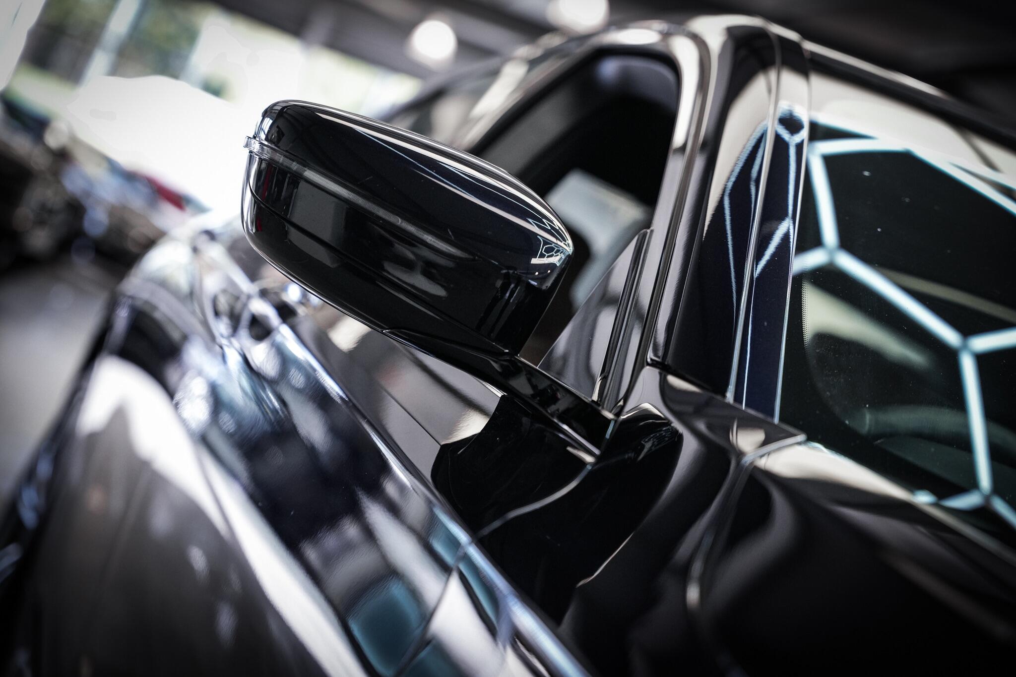 BMW 7 Series view 34