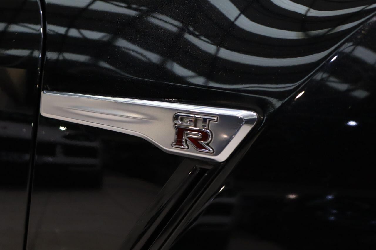 Nissan GT-R view 2