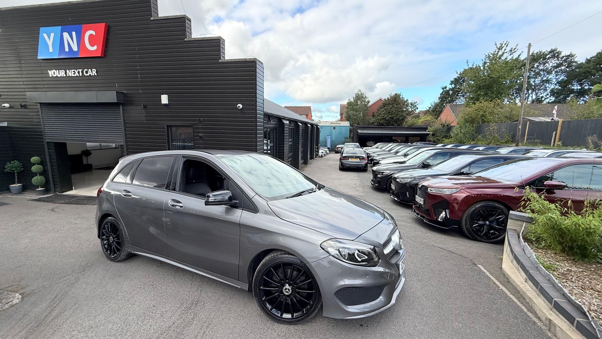 Mercedes-Benz B-Class view 3