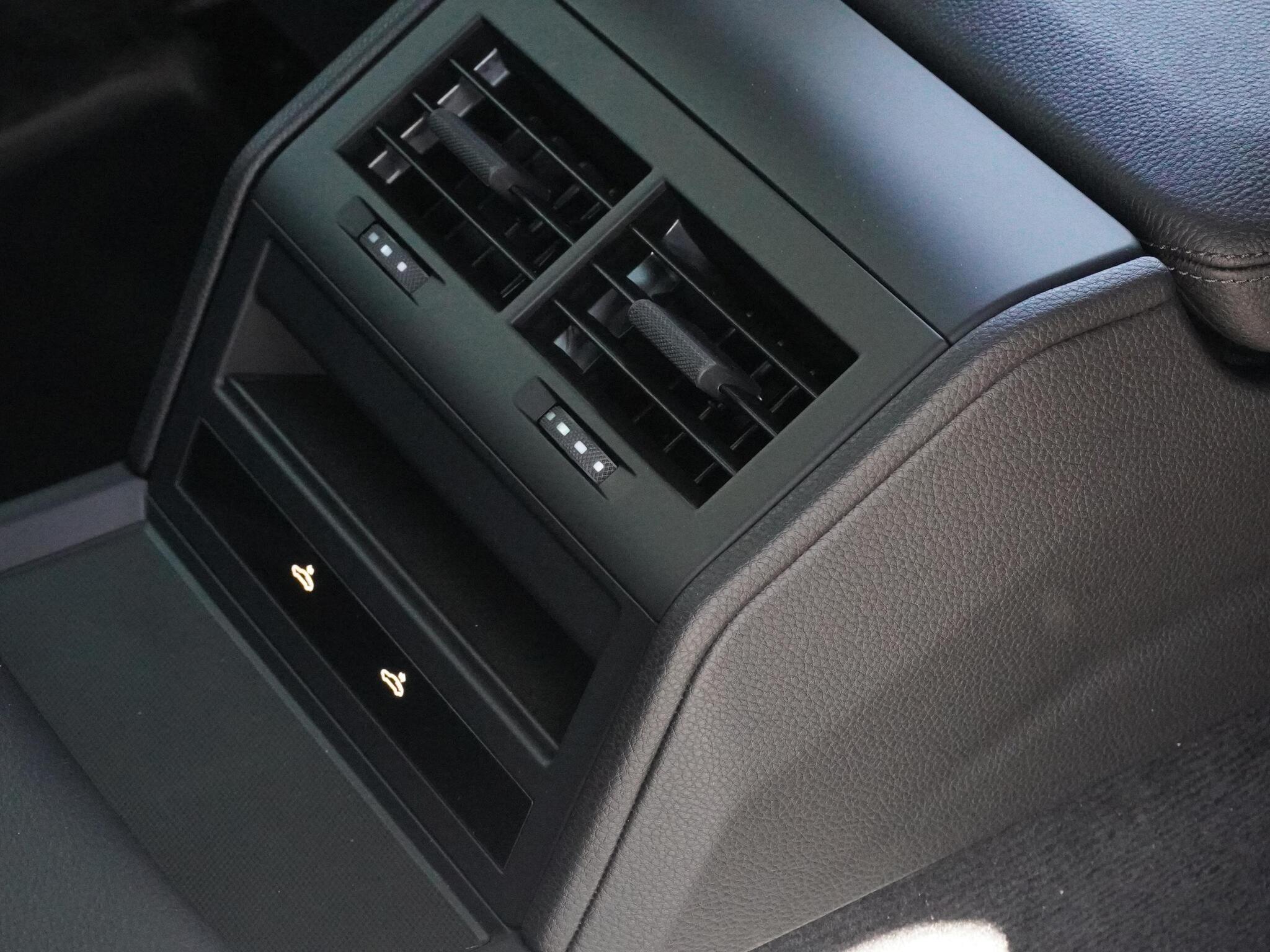Porsche Panamera view 35