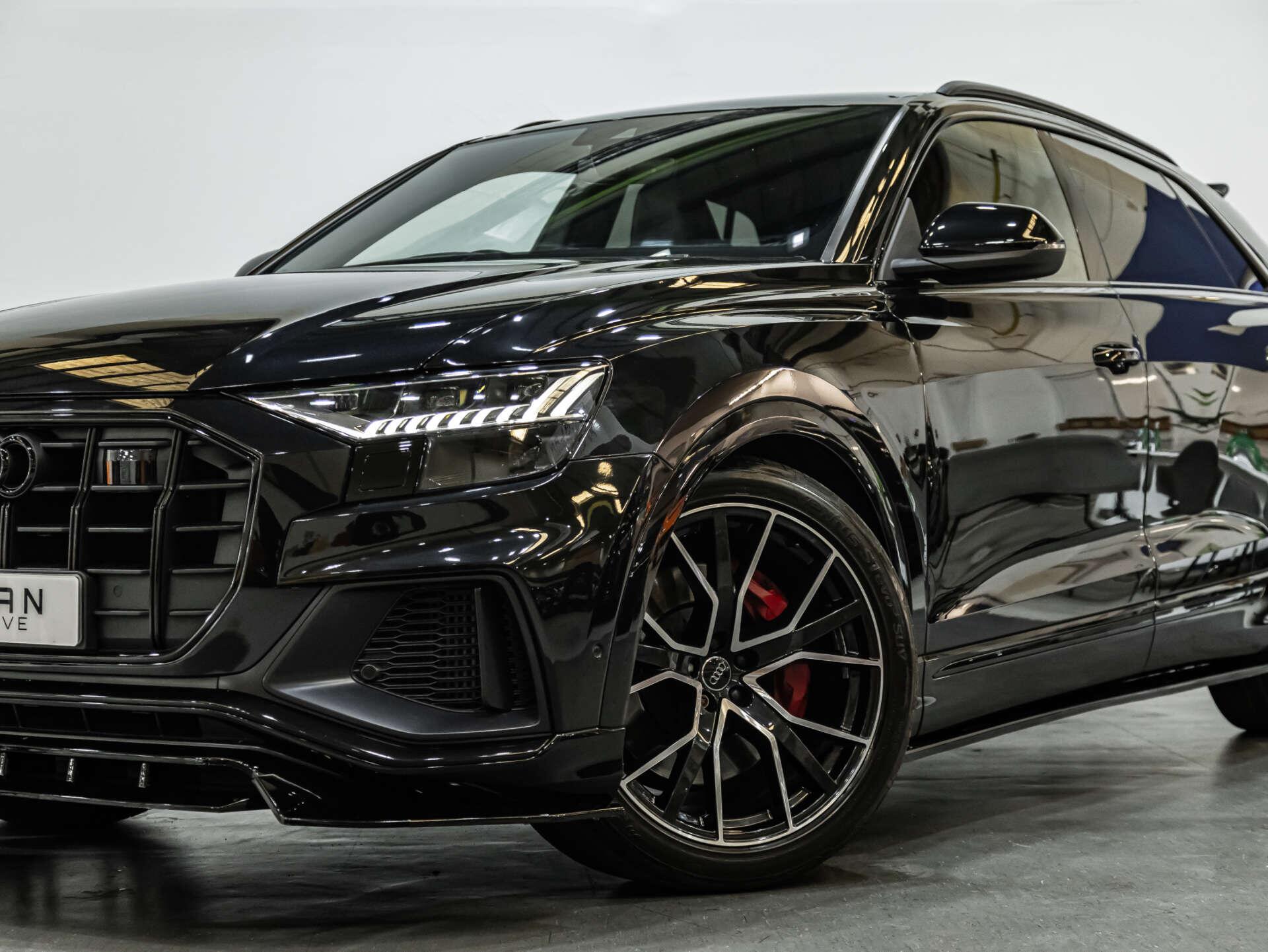 Audi SQ8 view 18