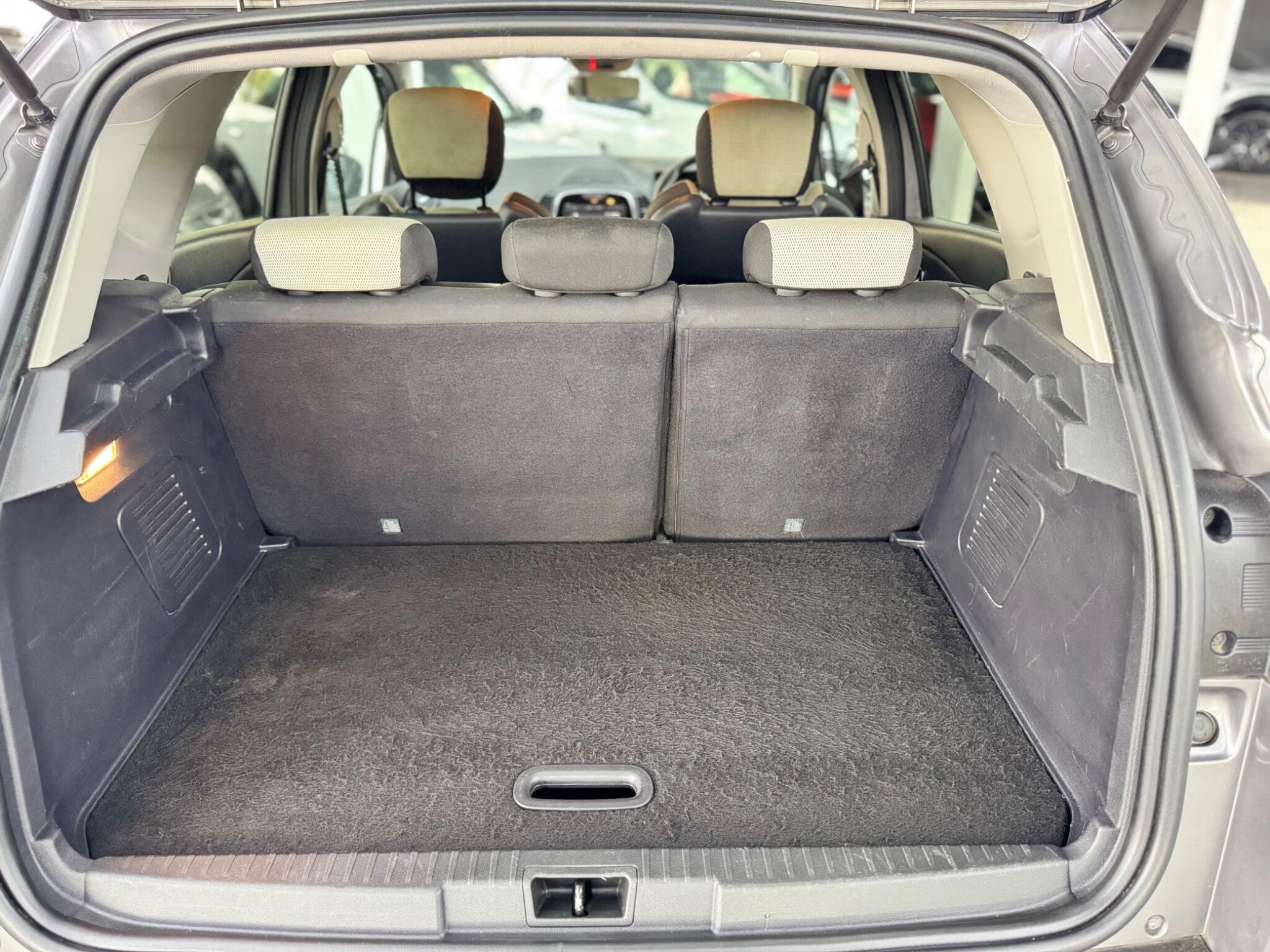 Renault Captur view 45