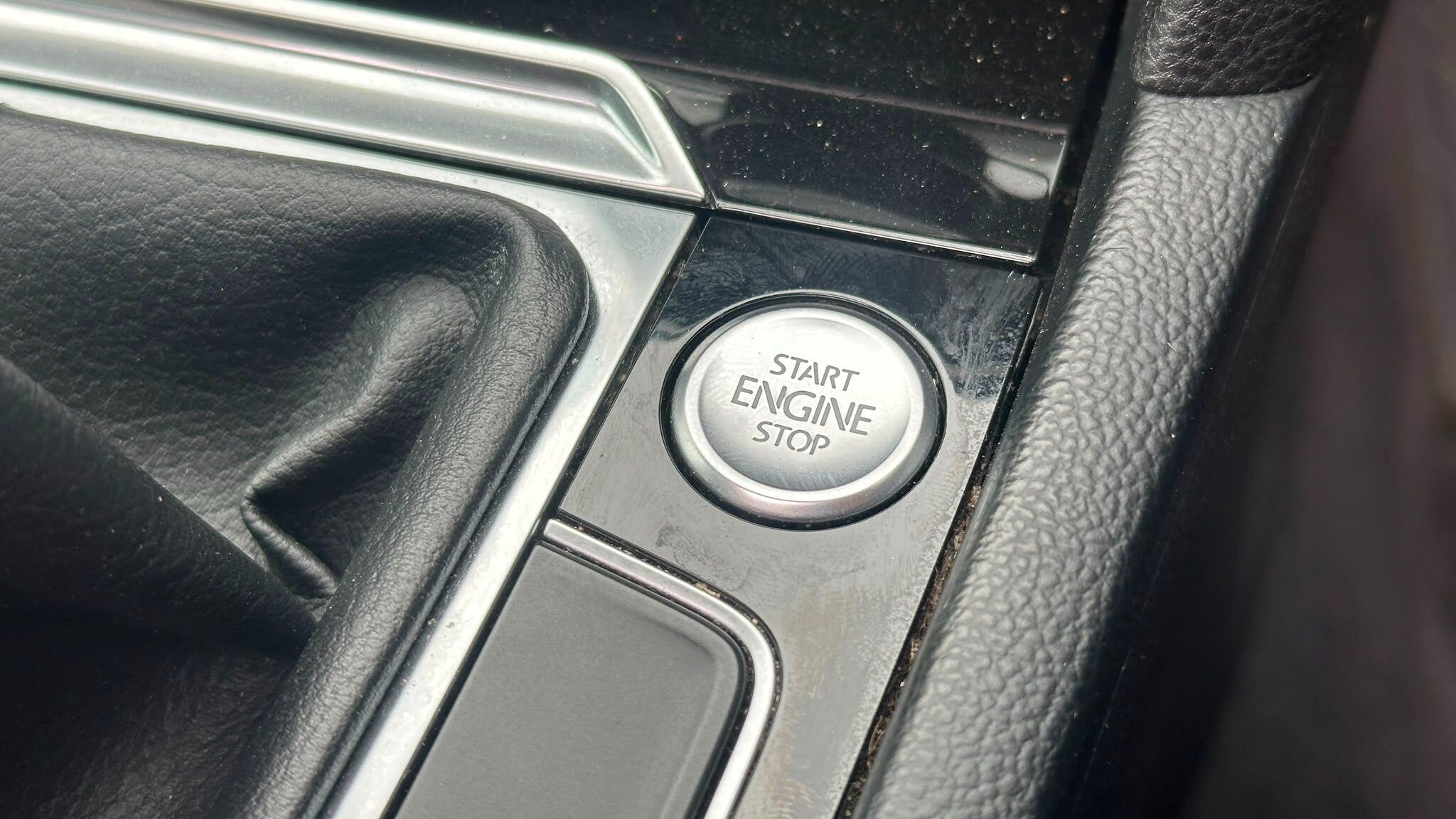 Volkswagen Passat view 22