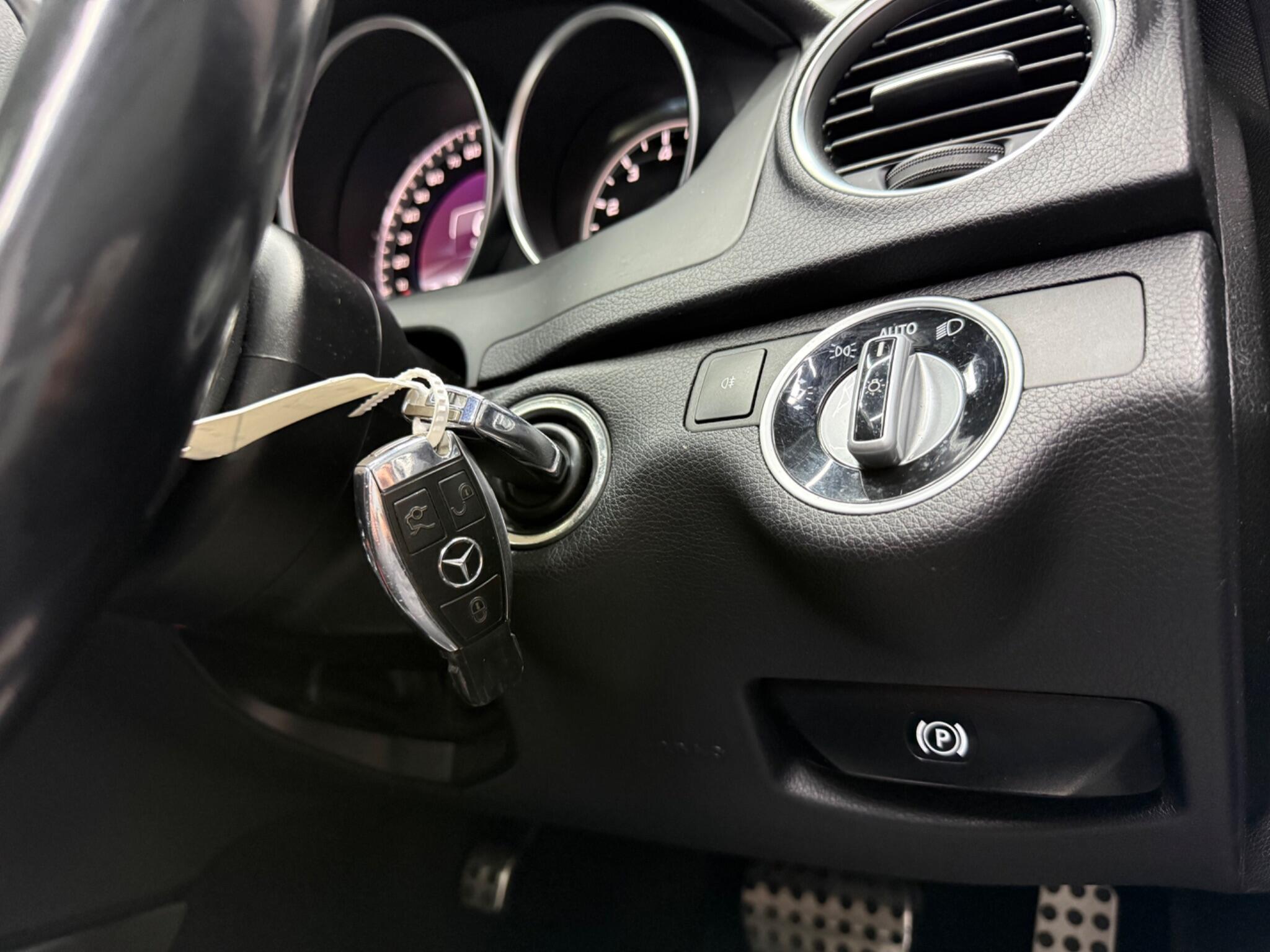 Mercedes-Benz C Class view 18