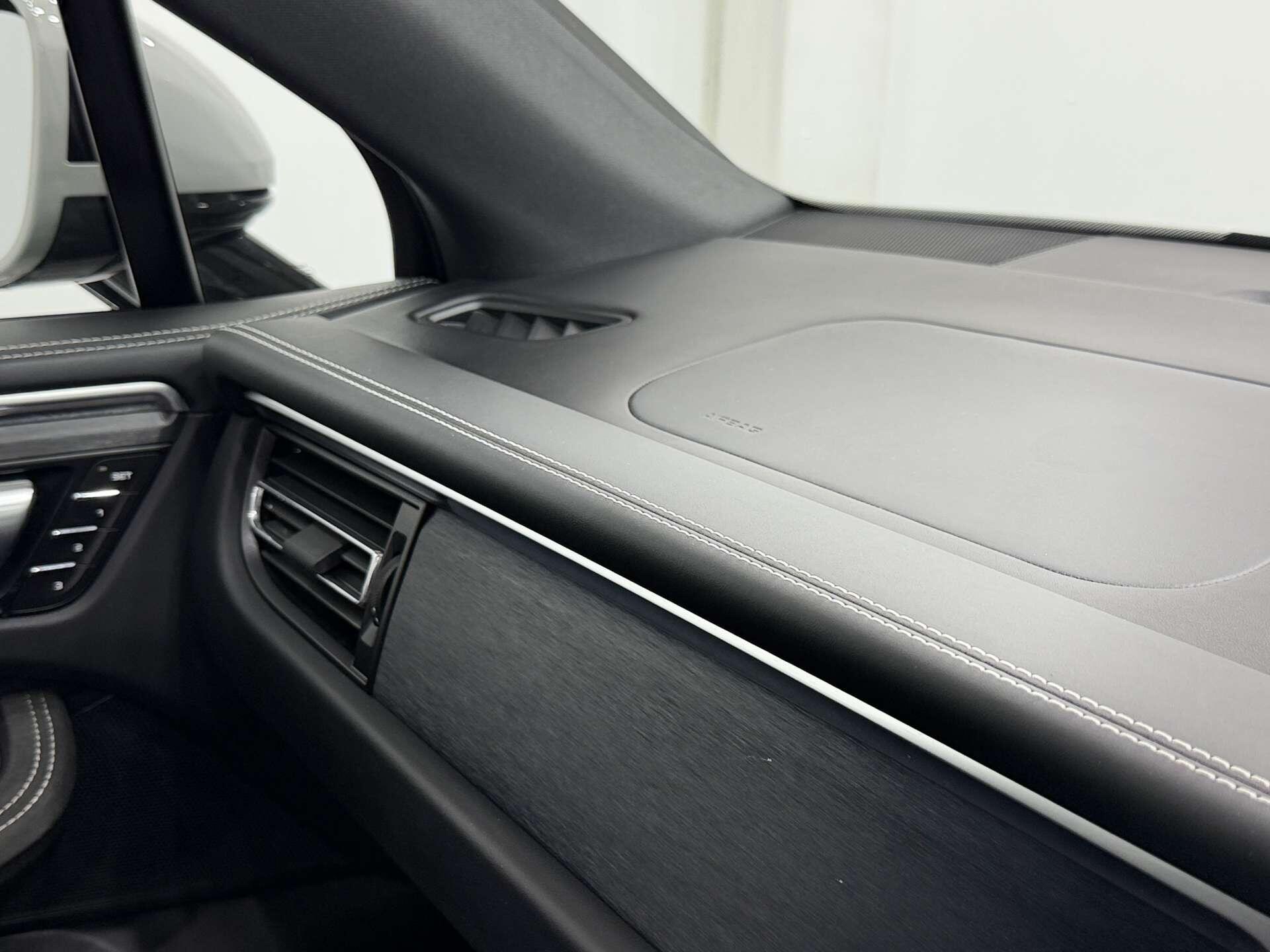 Porsche Macan view 46