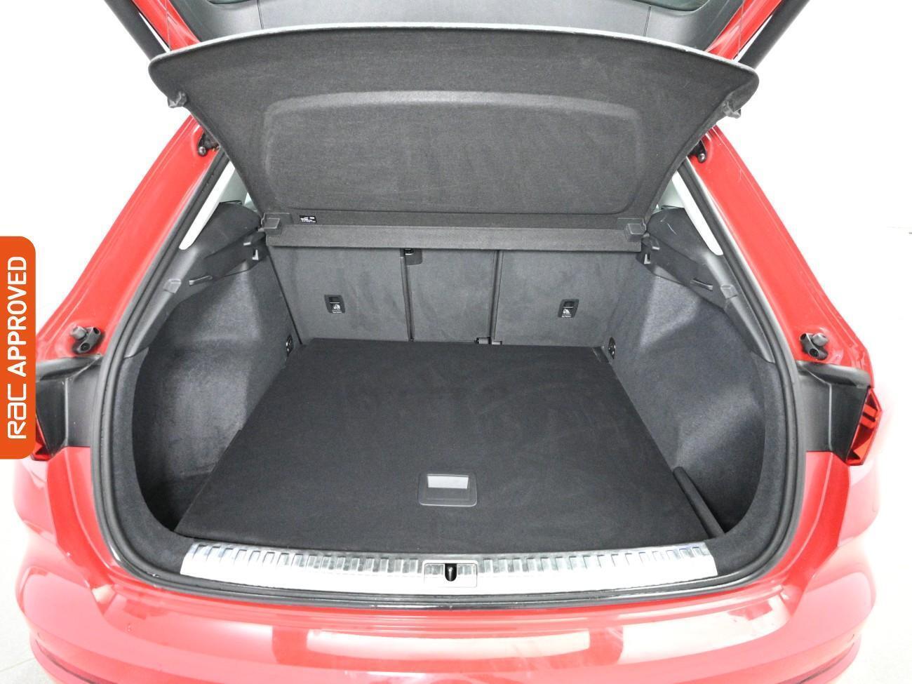 Audi Q3 view 24