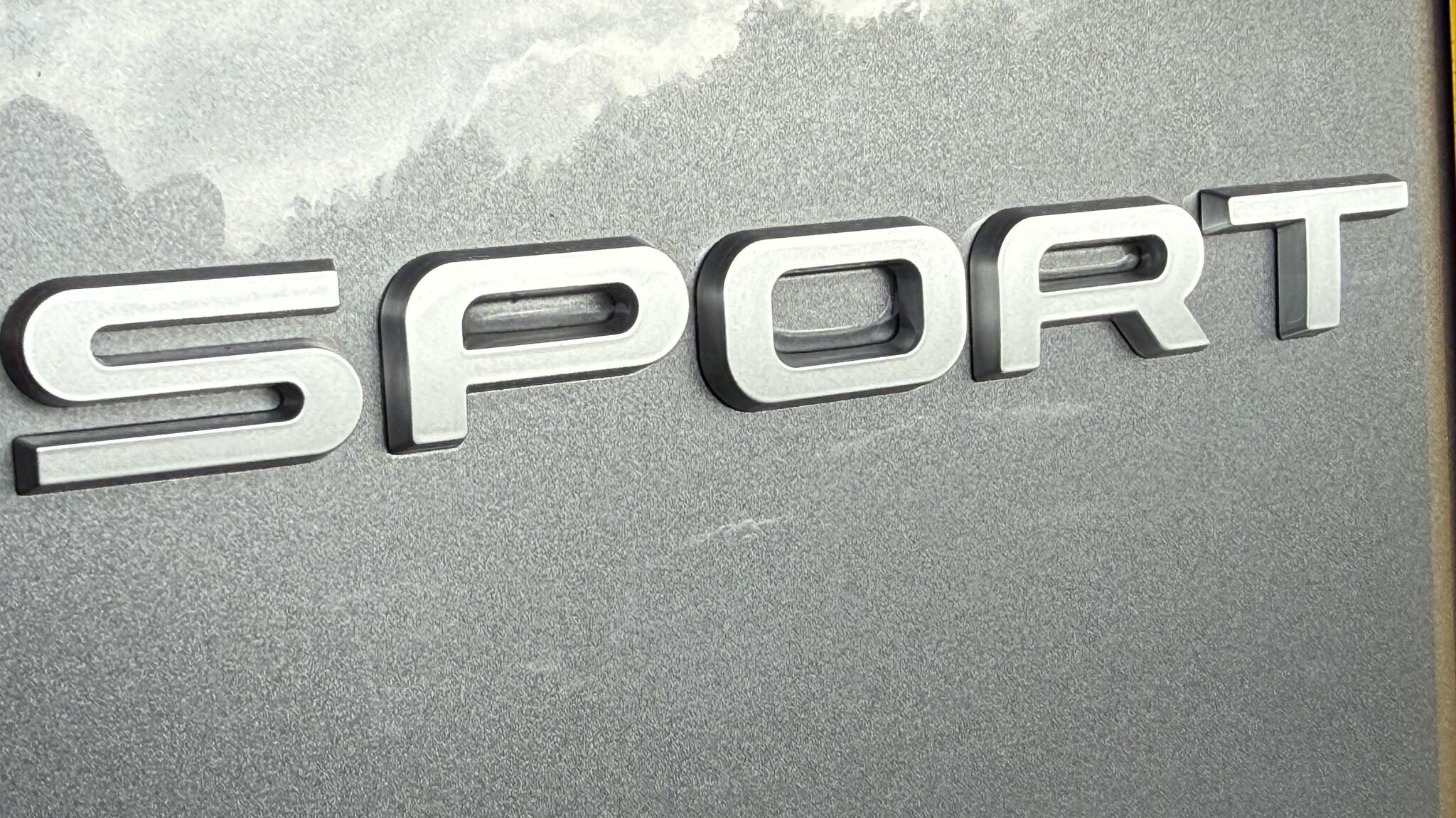 Land Rover Discovery Sport view 28