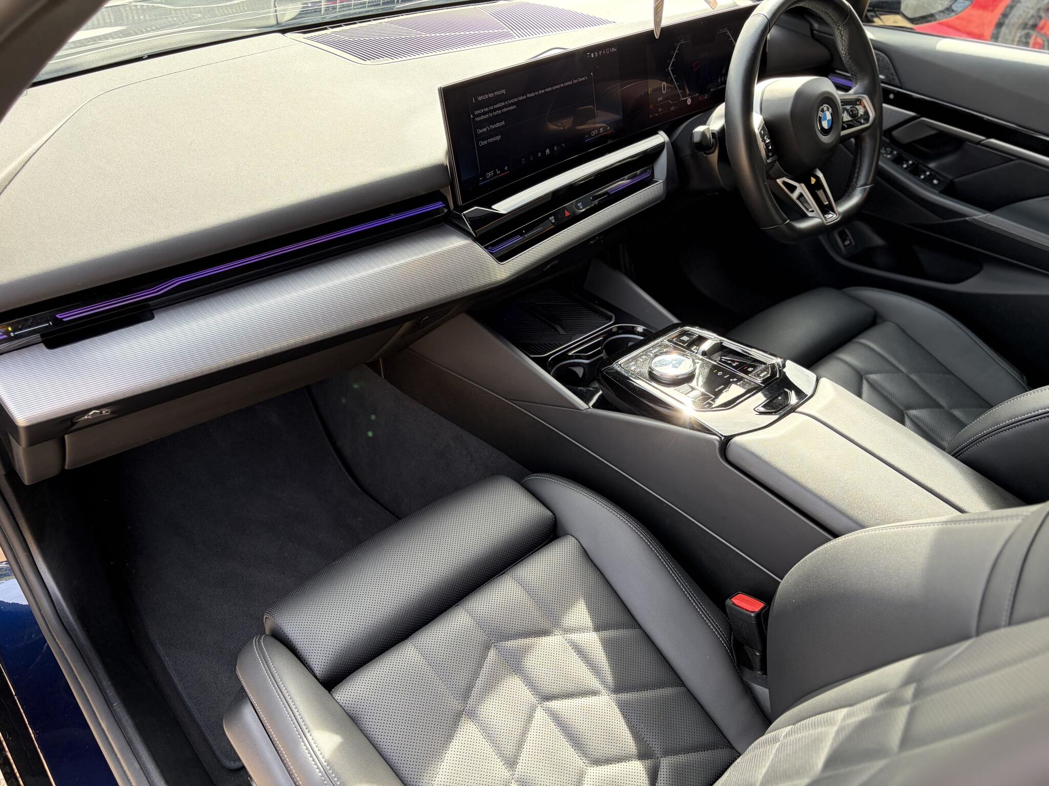 BMW 5 Series view 20