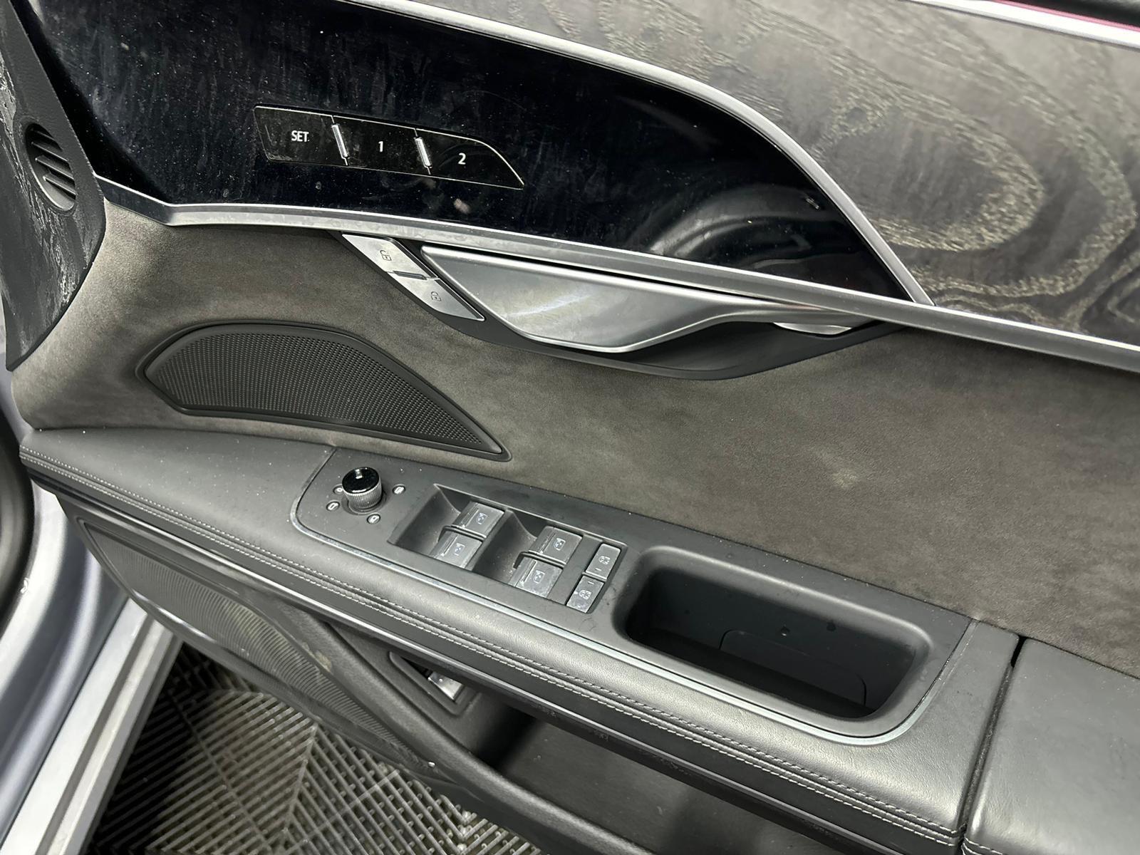 Audi A8 view 16