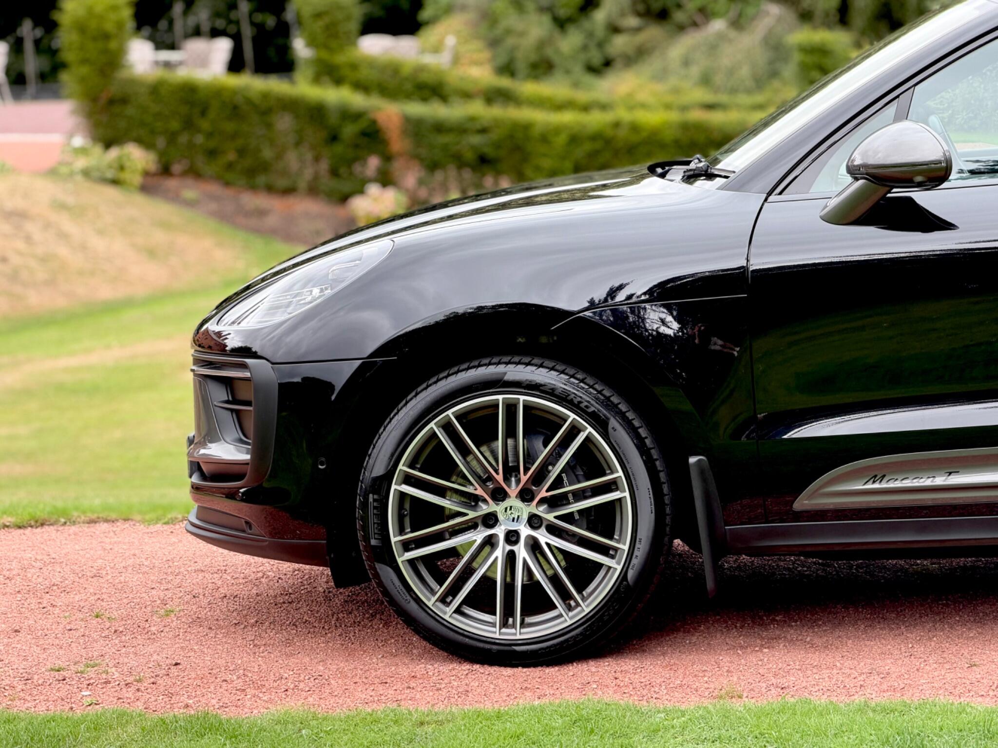 Porsche Macan view 30