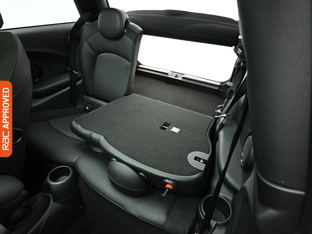 Mini Hatch view 27