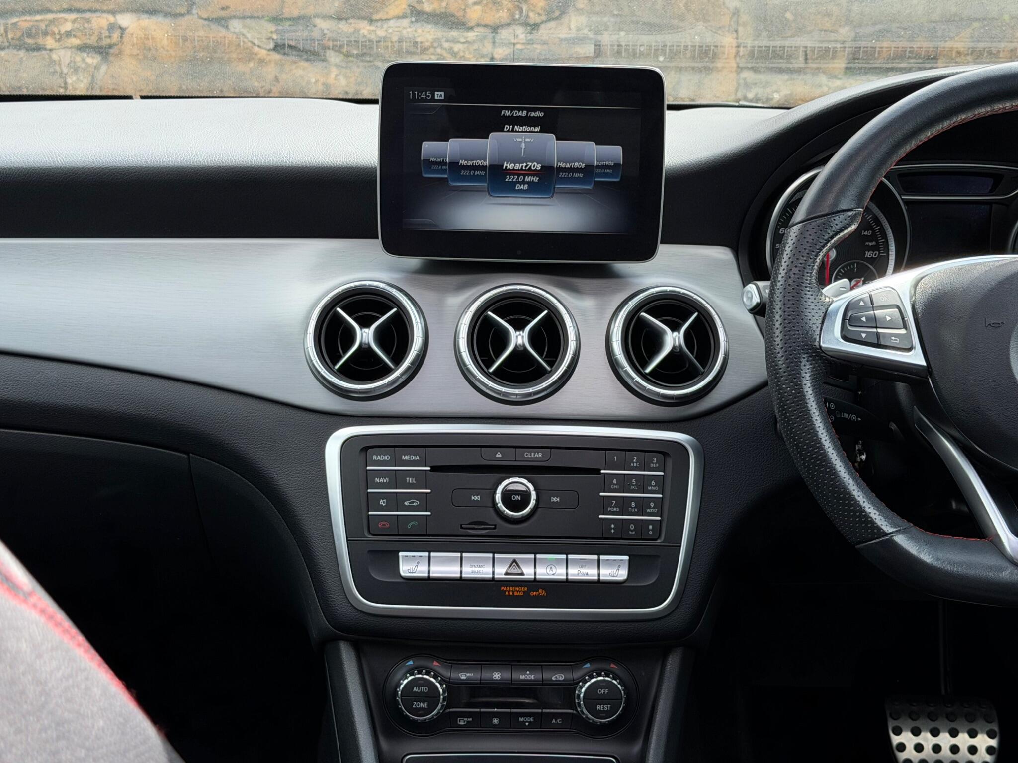 Mercedes-Benz Cla view 31