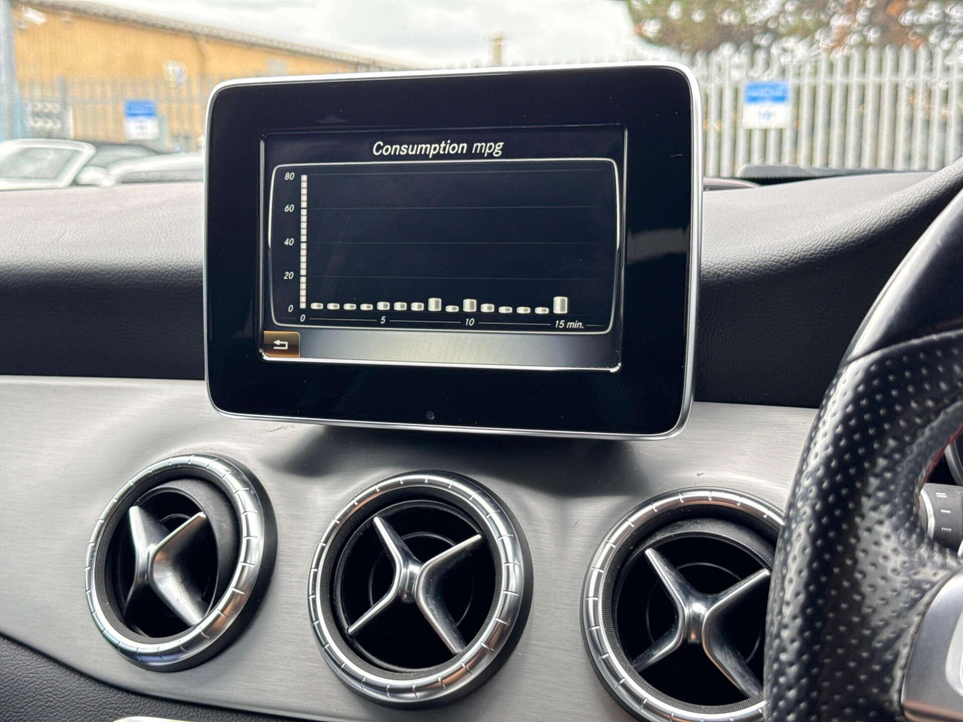 Mercedes-Benz Cla view 71