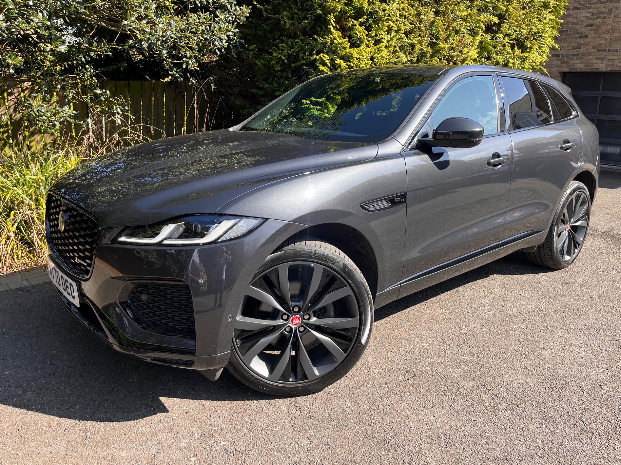 Jaguar F-Pace view 3