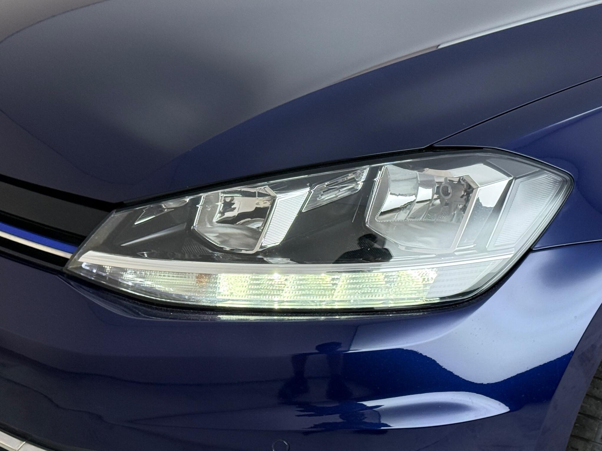 Volkswagen Golf view 12