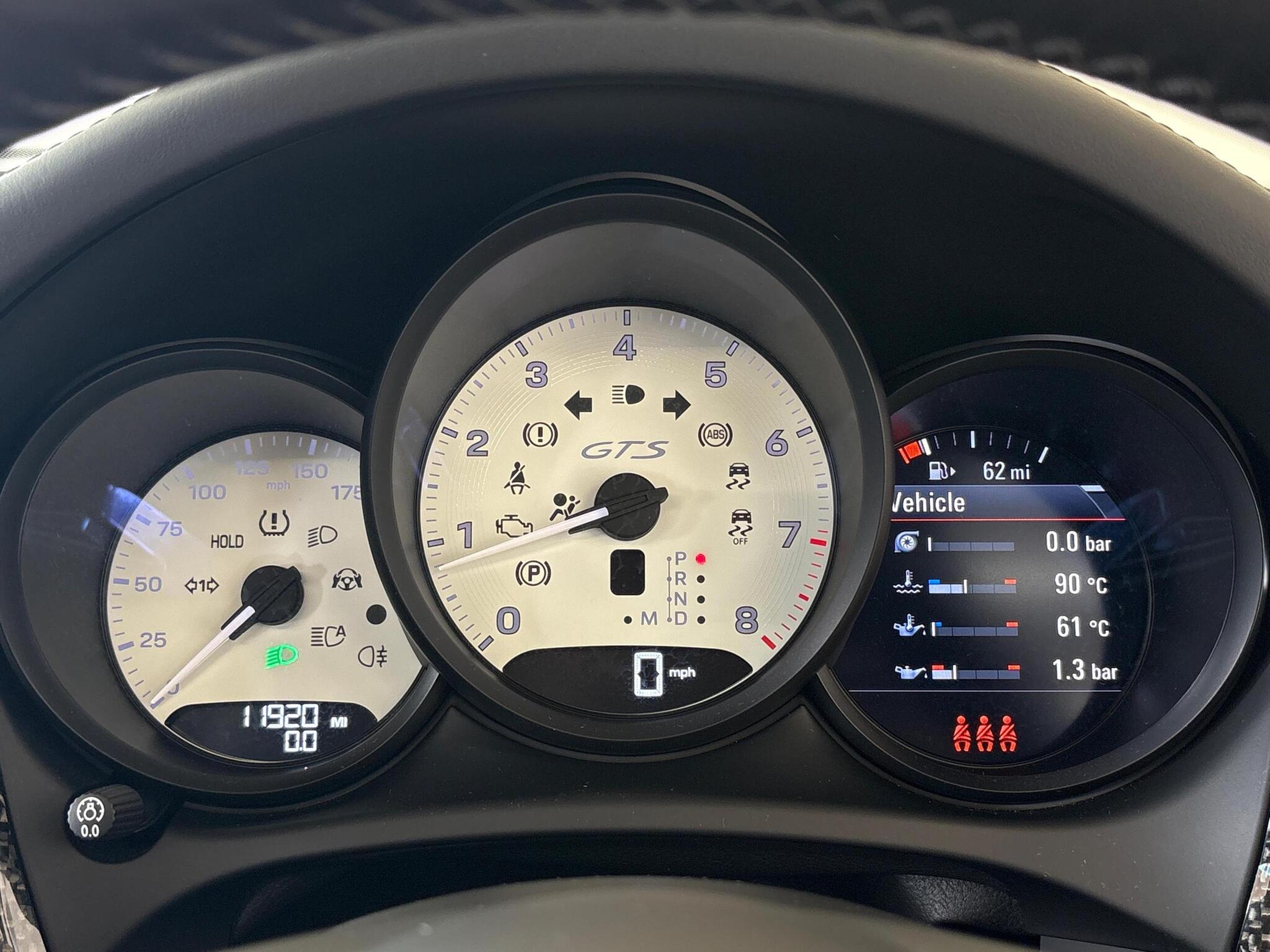 Porsche Macan view 15