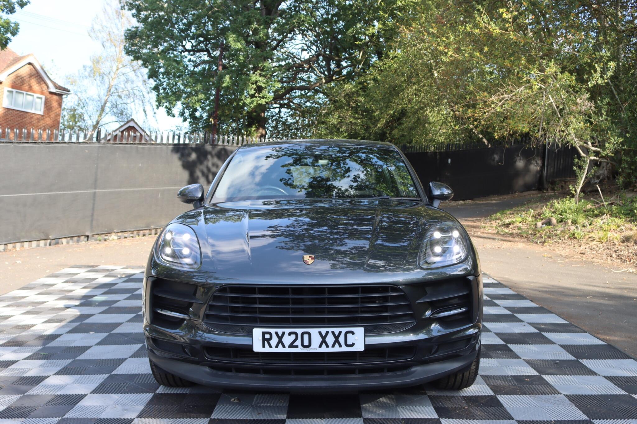 Porsche Macan view 18