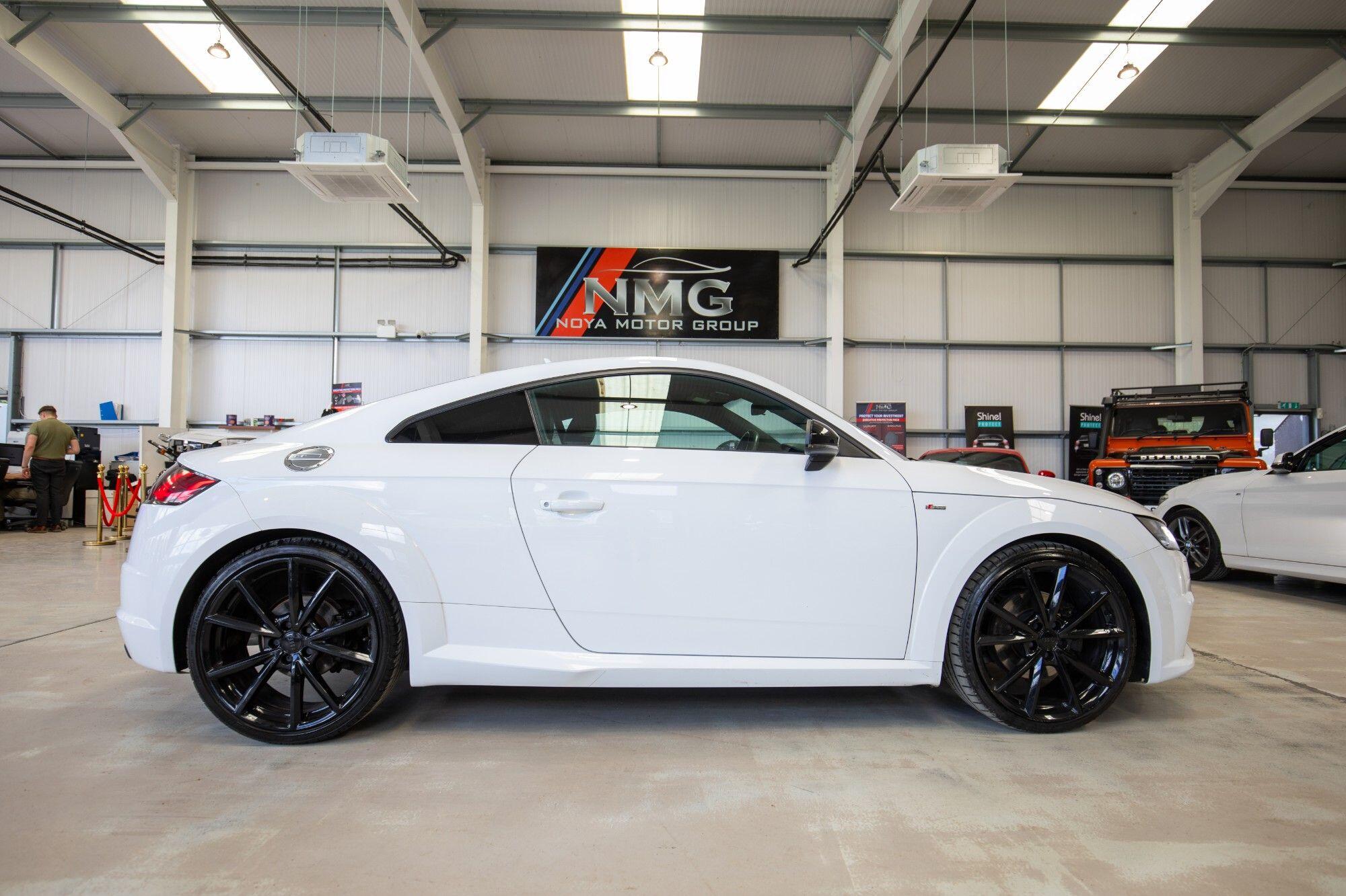 Audi TT view 32