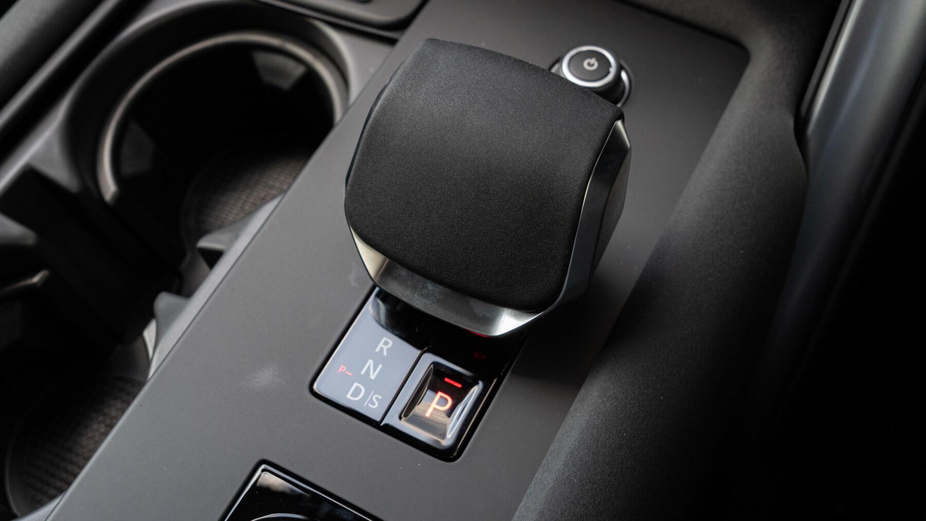 Land Rover Discovery view 52