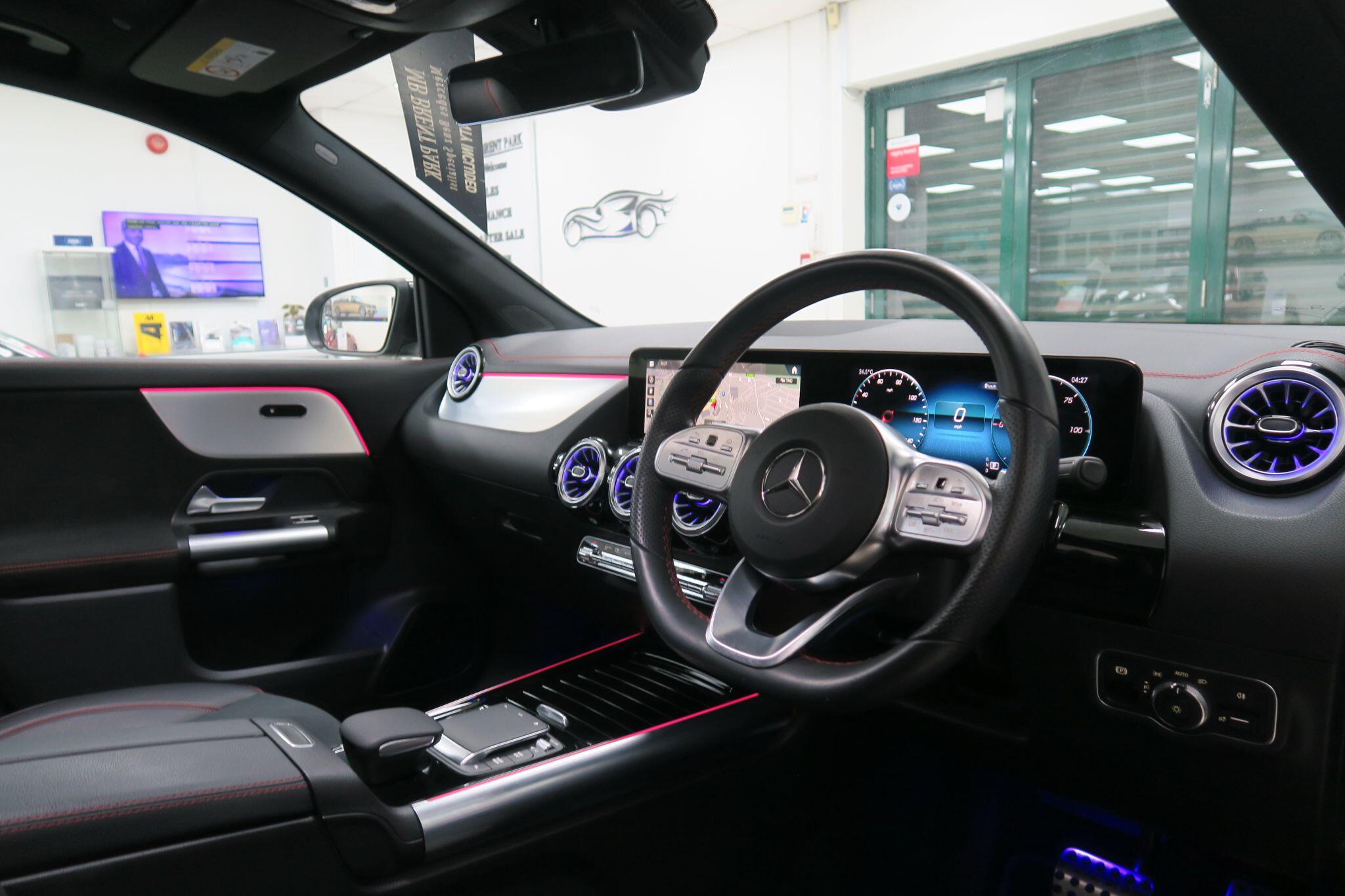 Mercedes-Benz 250 view 11