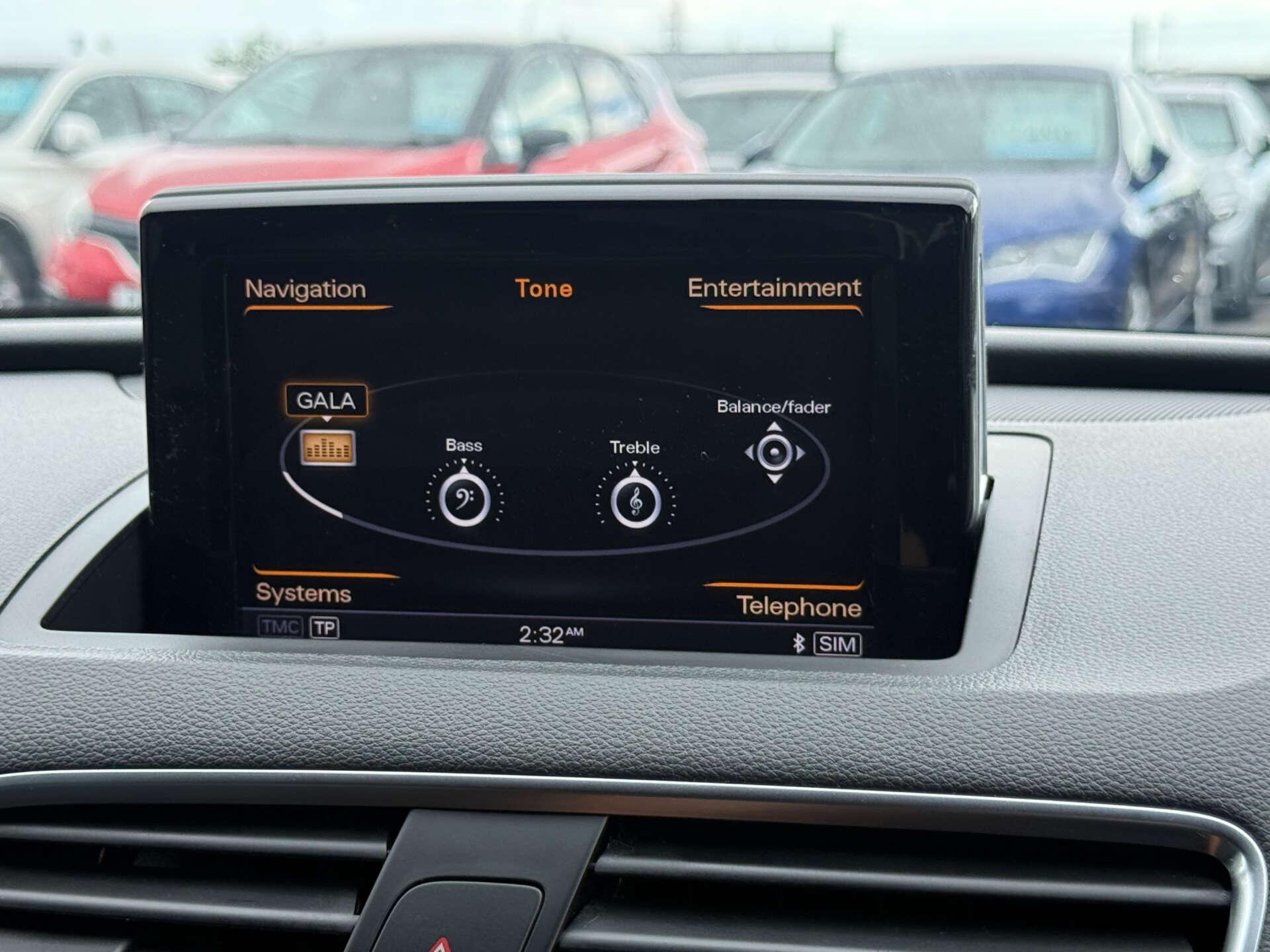 Audi Q3 view 57