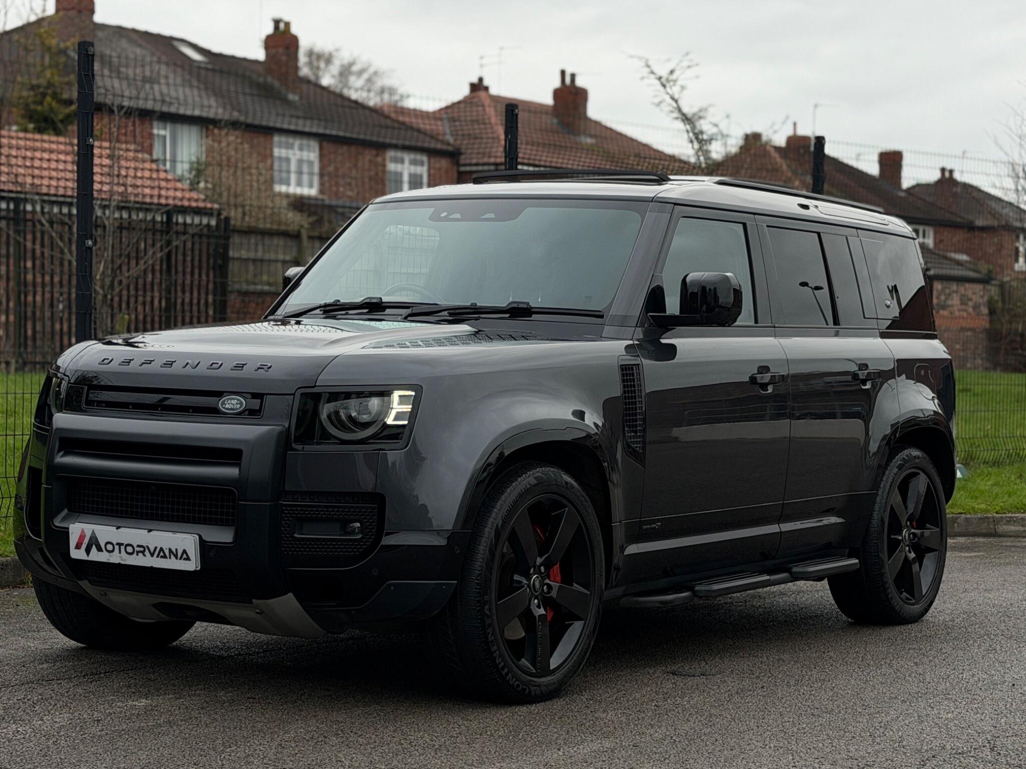 Land Rover Defender view 3