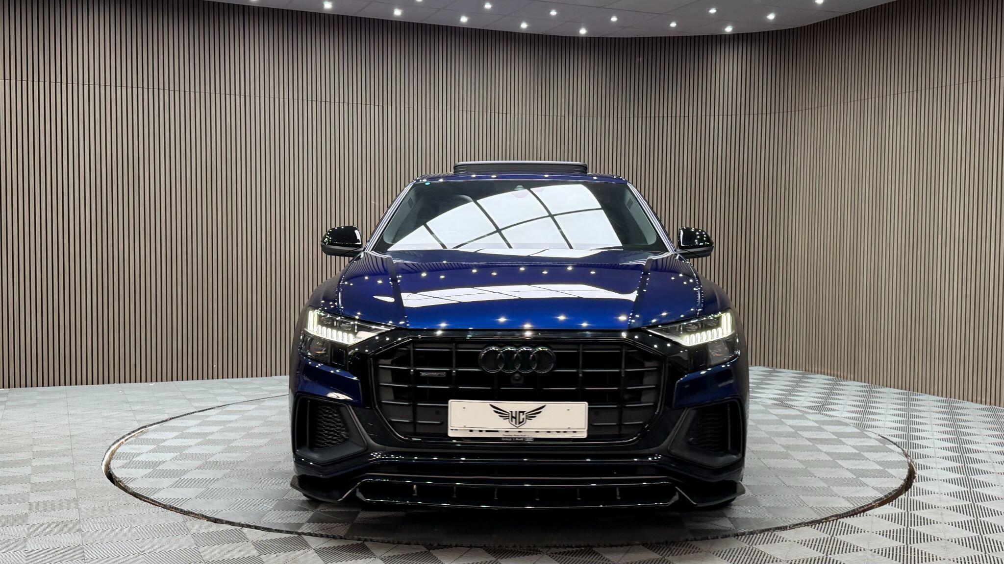 Audi Q8 view 59