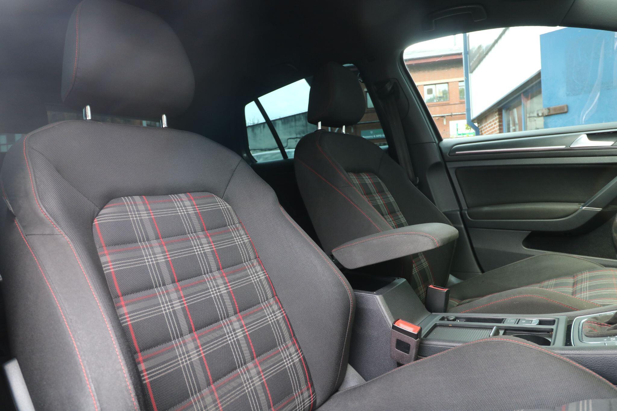 Volkswagen Golf view 15