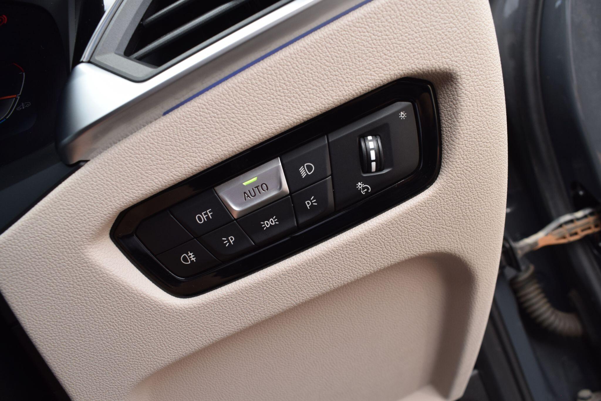 BMW 3 Series view 15