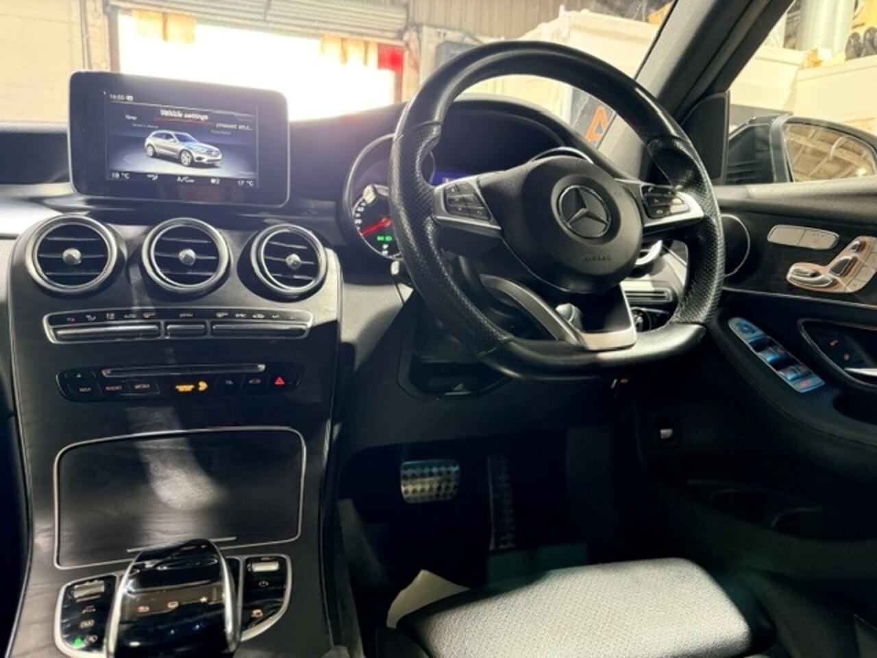 Mercedes-Benz GLC view 14