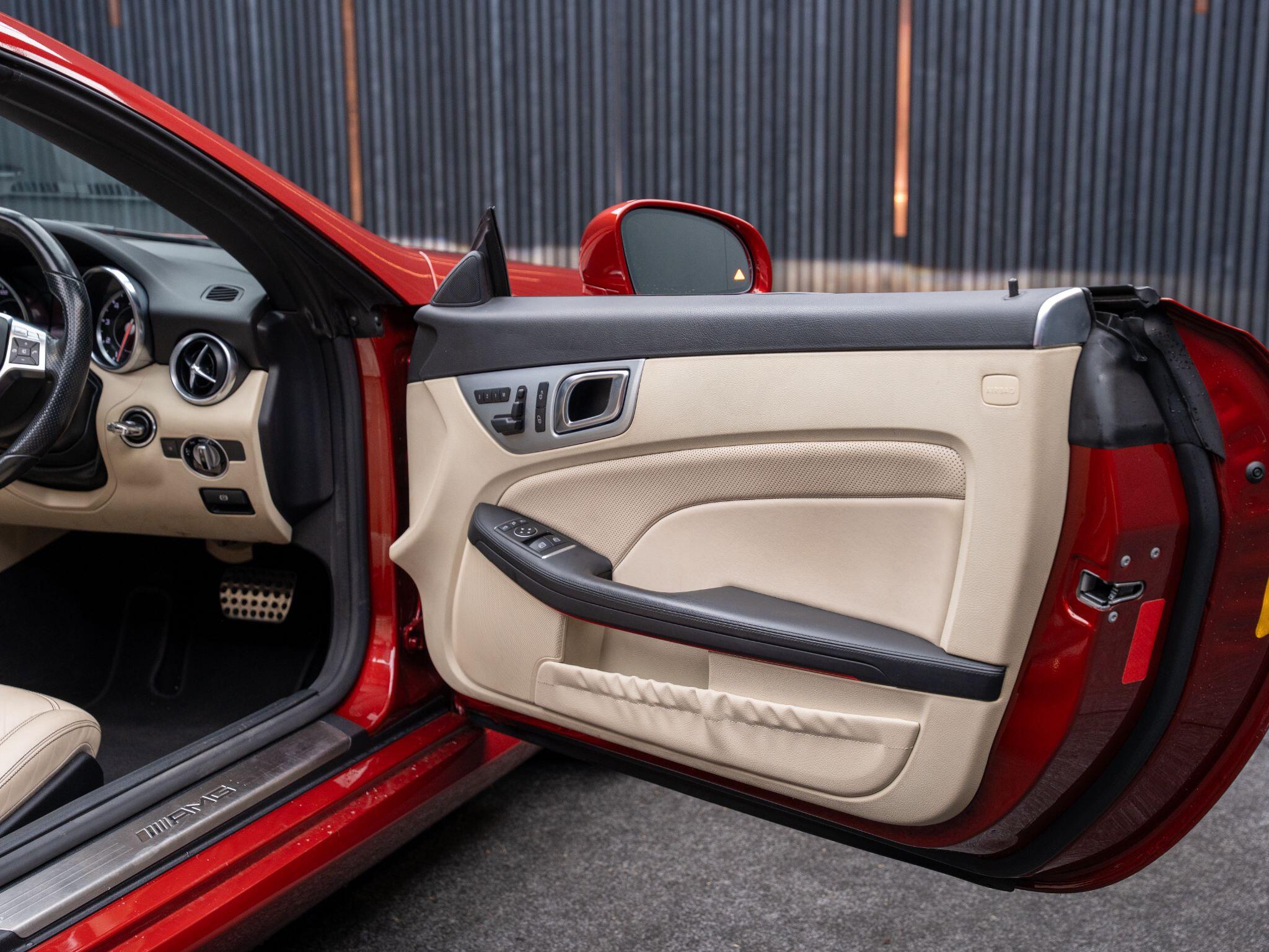 Mercedes-Benz SLK view 10