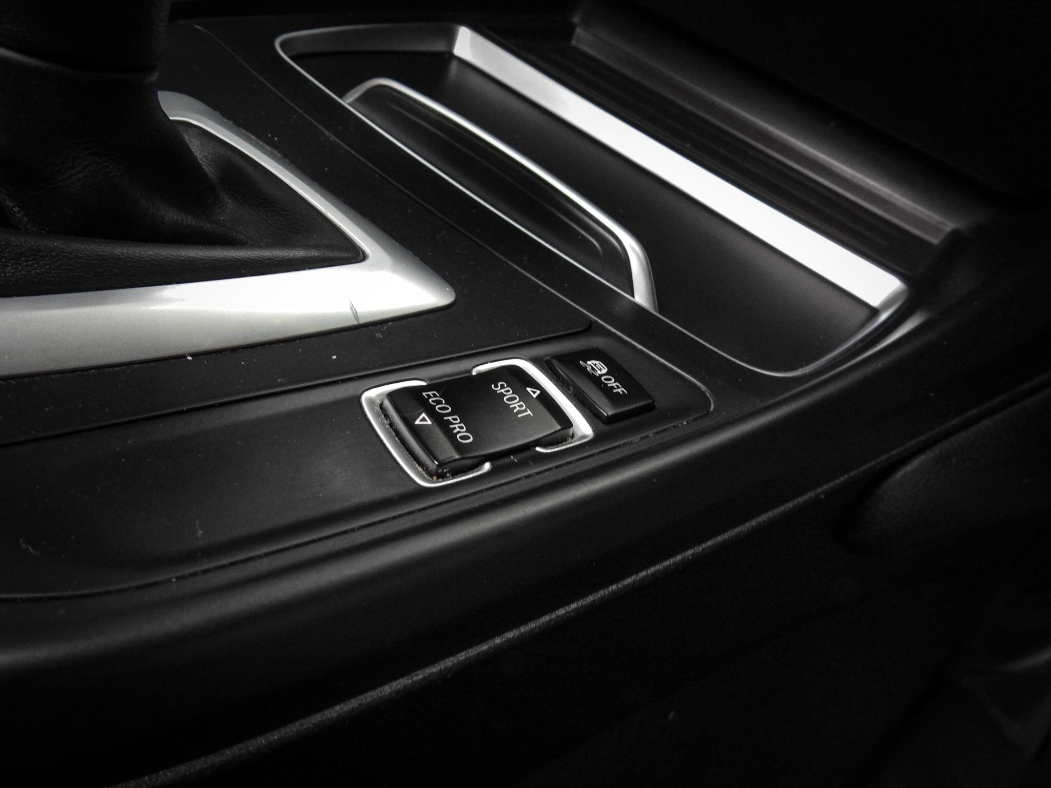 BMW 1 Series view 34