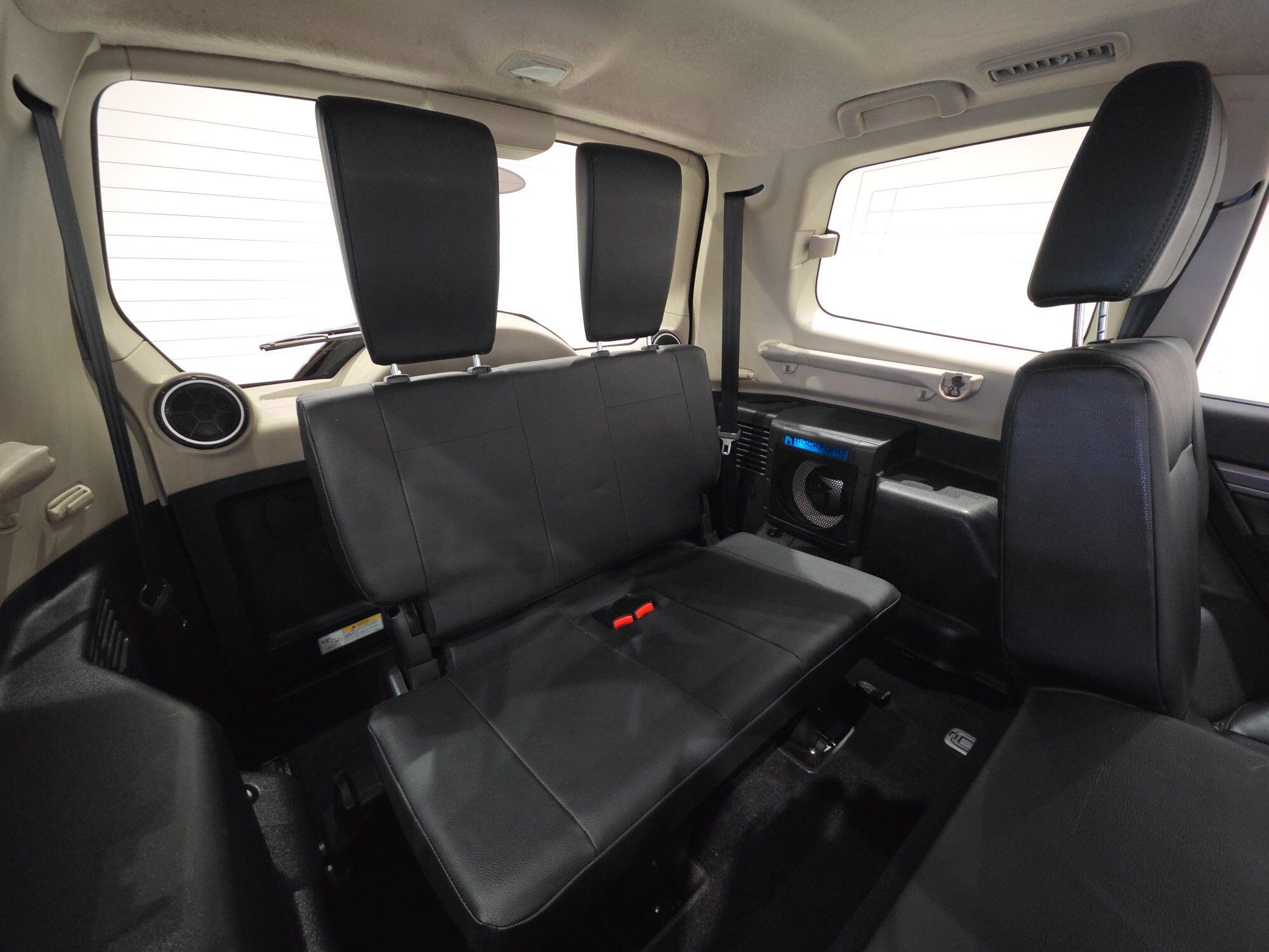 Mitsubishi Shogun view 17