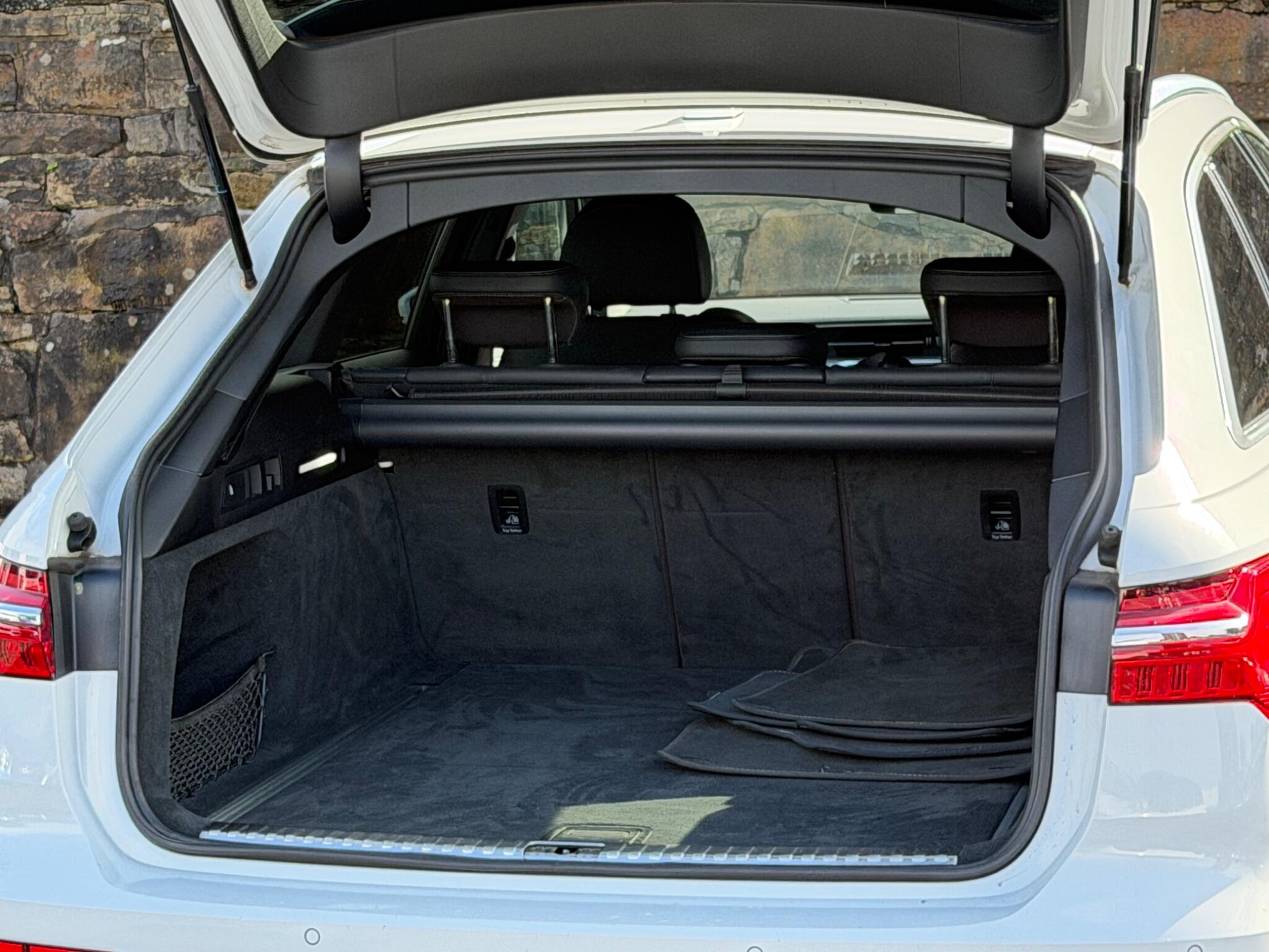 Audi A6 view 19