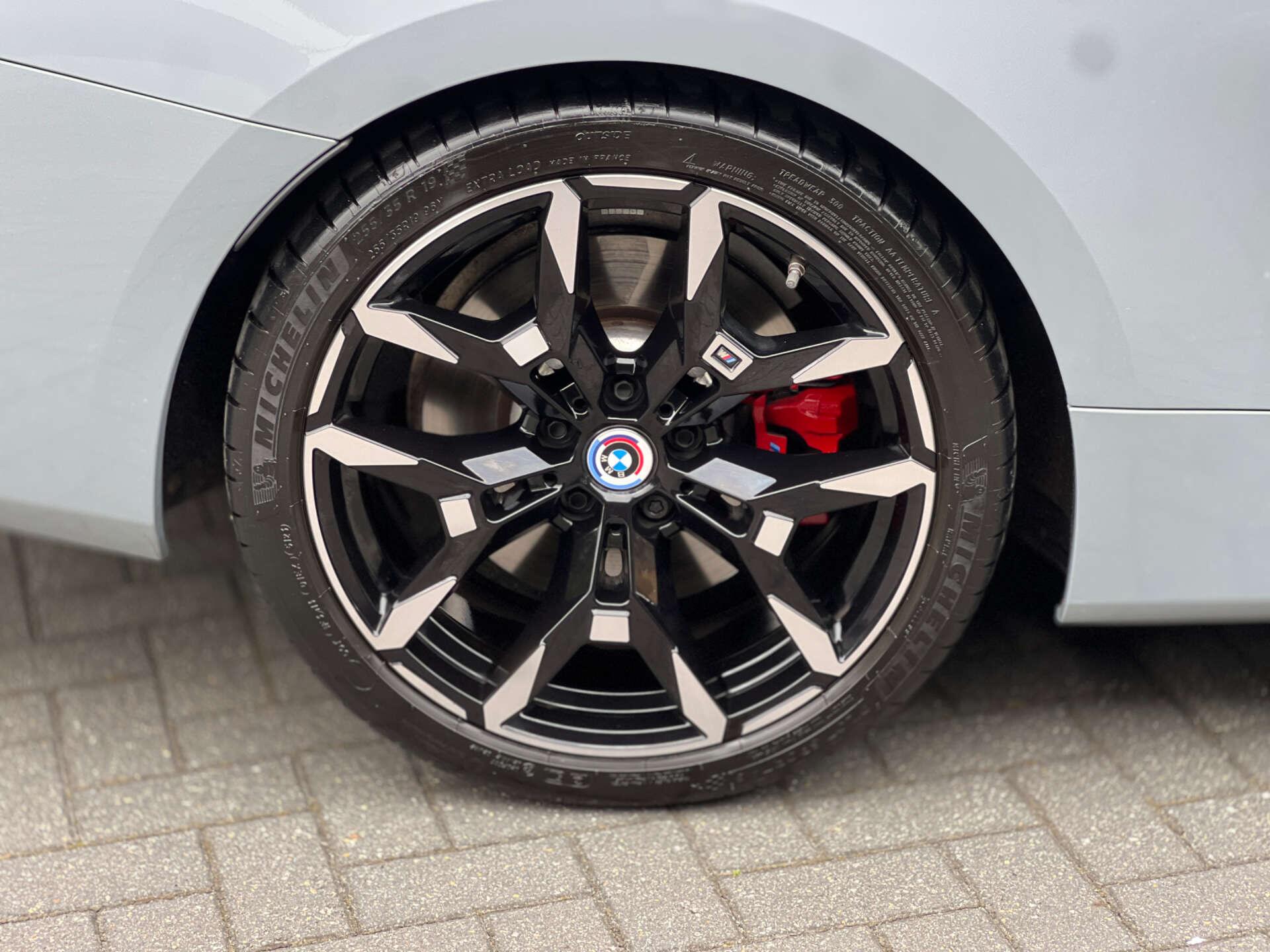 BMW 4 Series view 8
