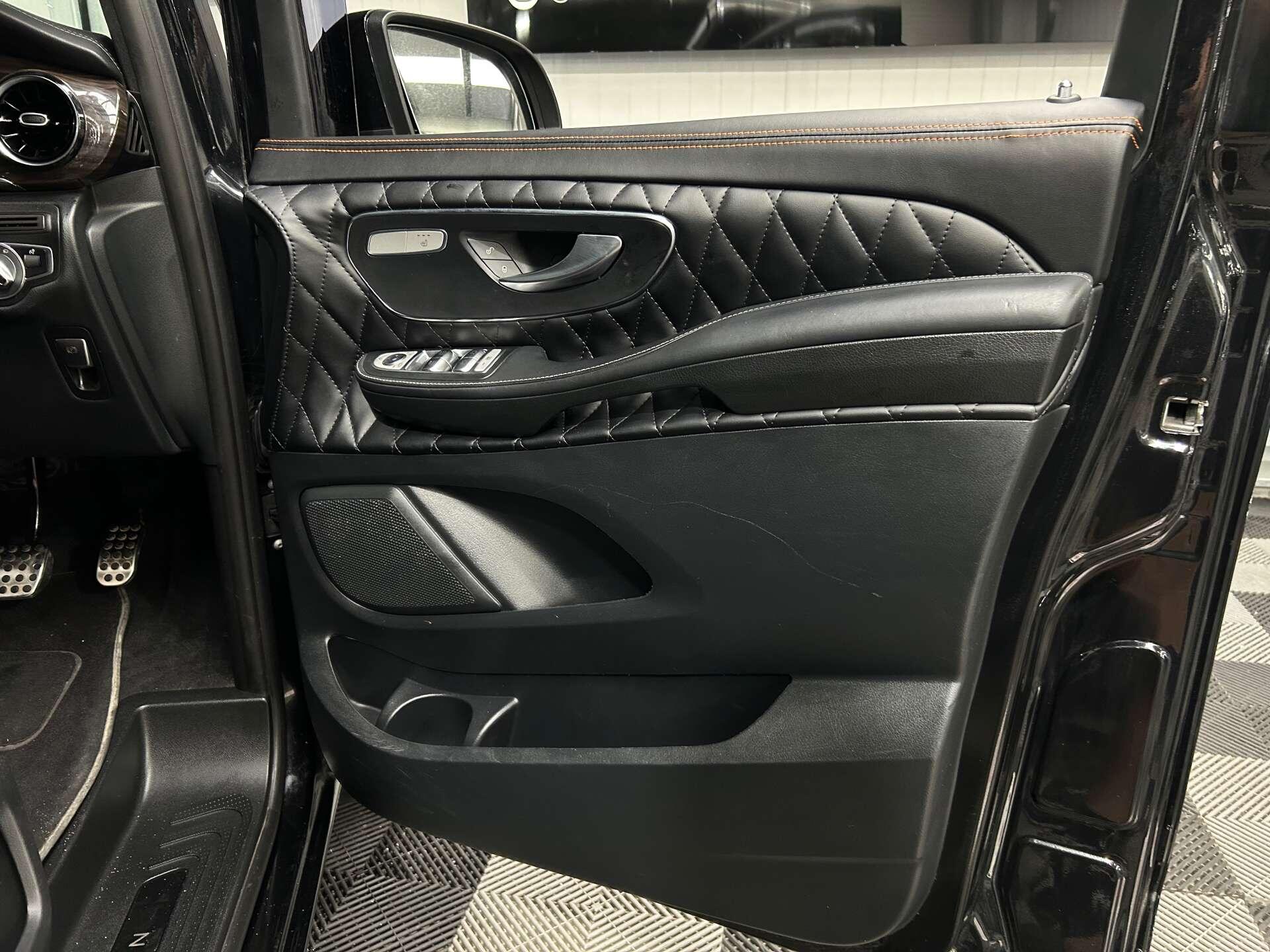 Mercedes-Benz V Class view 34